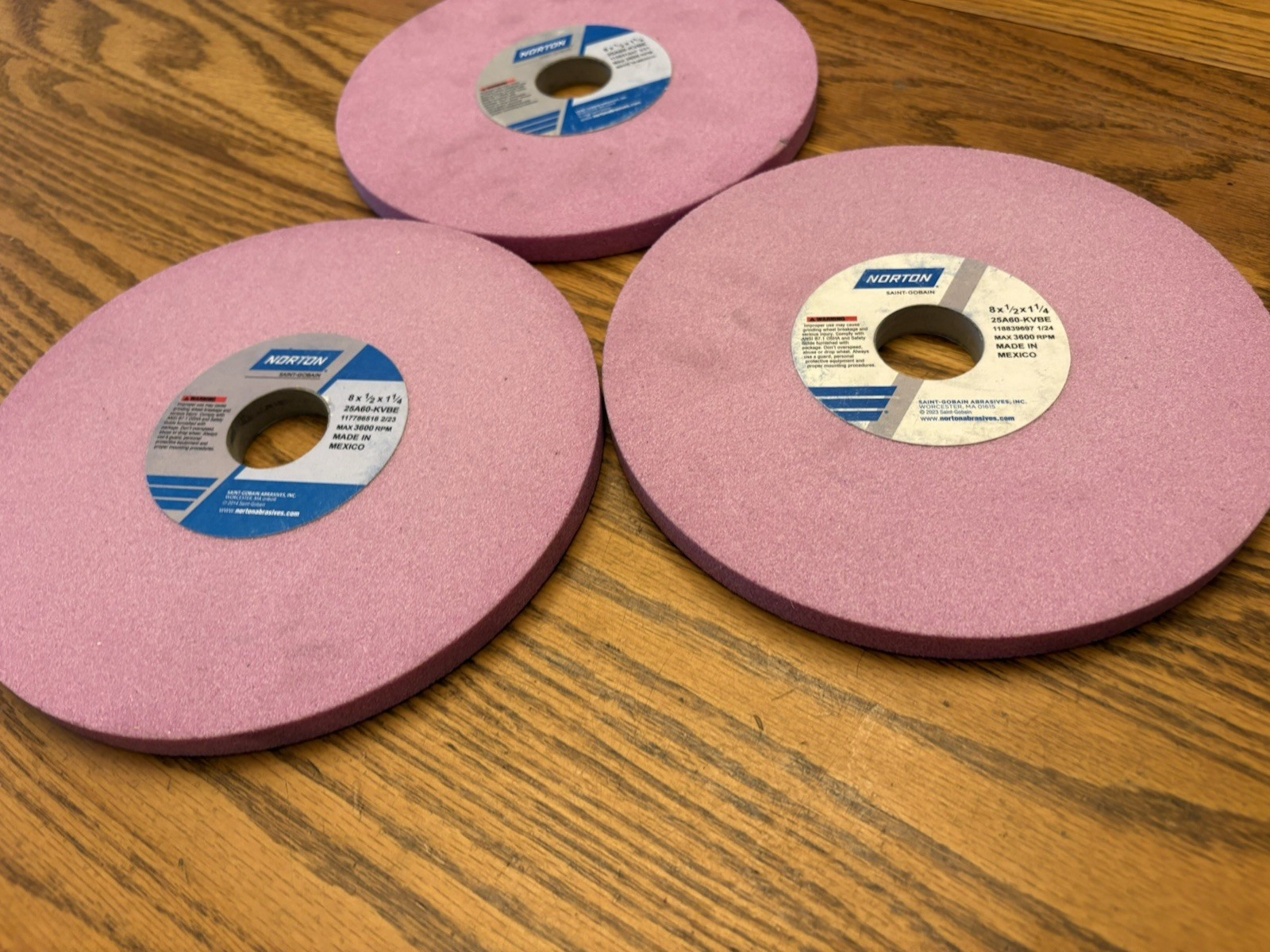 NEW 3pc NORTON 25A Pink 8 x 1/2x 1 1/4 Alundrum Abrasives Grinding 25A60-KVBE