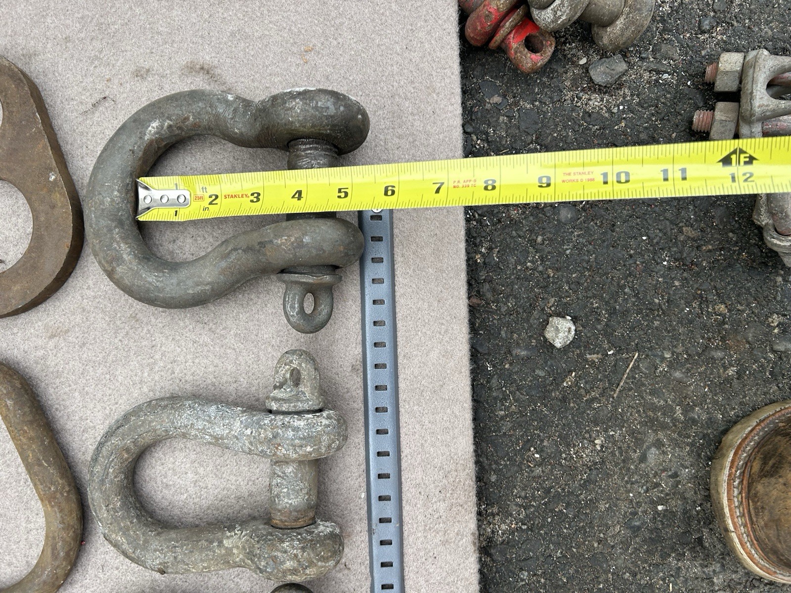 Assorted Large And Heavy Duty Shackles Two Crosby’s And Two Pairings