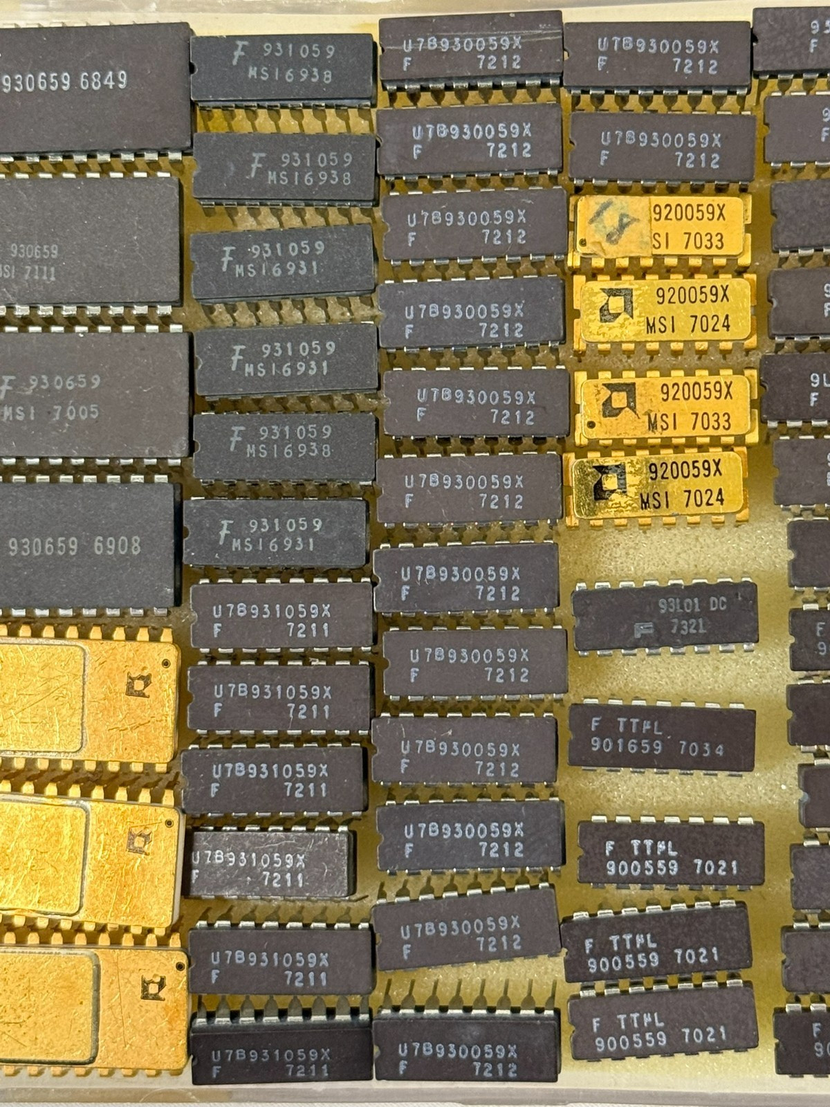 Vintage Fairchild MSI TTL IC Chip Lot Gold Ceramic & DIP Logic ICs w/ Storage