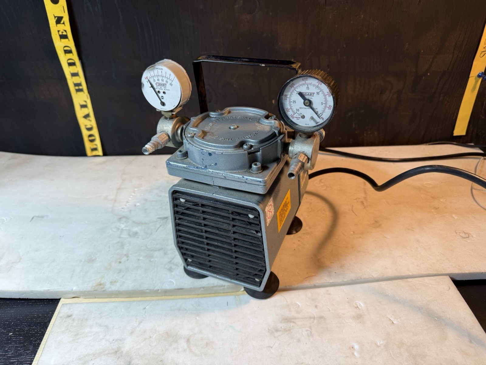 THOMAS SCIENTIFIC DOA-P104E-AA GAST DIAPHRAGM VACUUM PRESSURE PUMP 115V