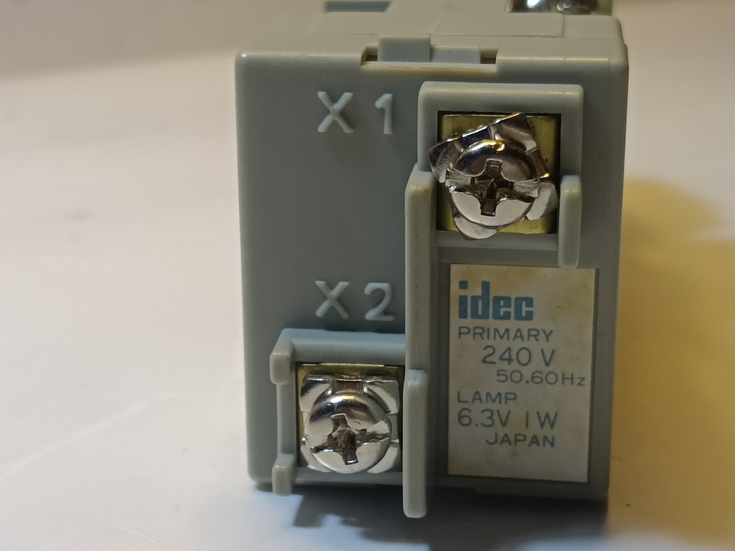 Idec Izumi ASLS 0201 Selector Switch Pri 240V Lamp 6.3V 1w M Ui600 Ith10A Japan