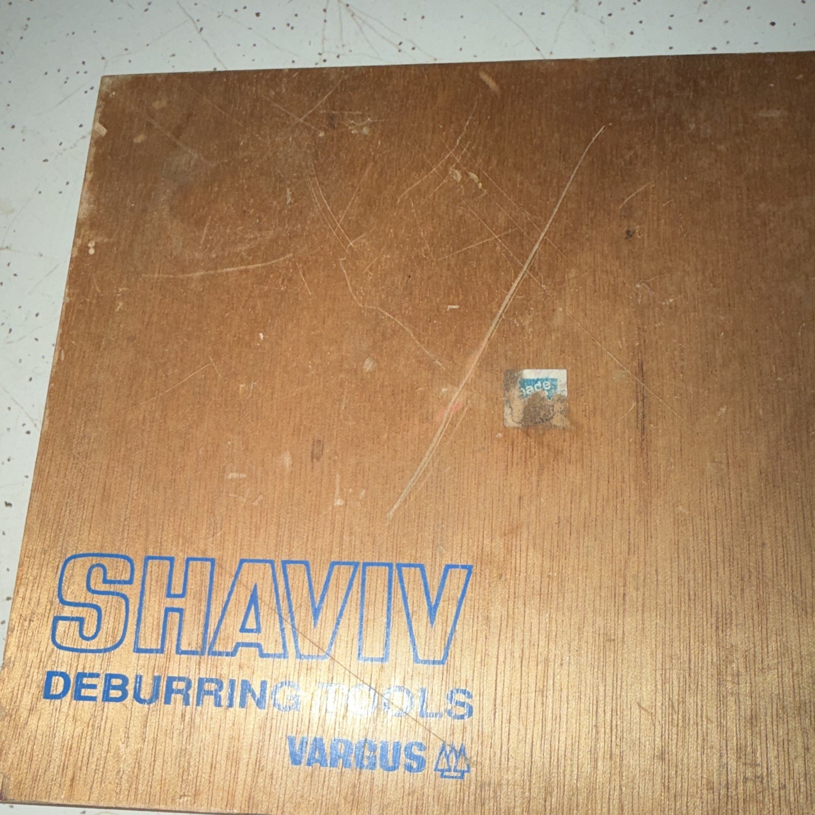 SHAVIV Hand Deburring Tool Kit w/ Assorted Steel Blades, Wooden Case