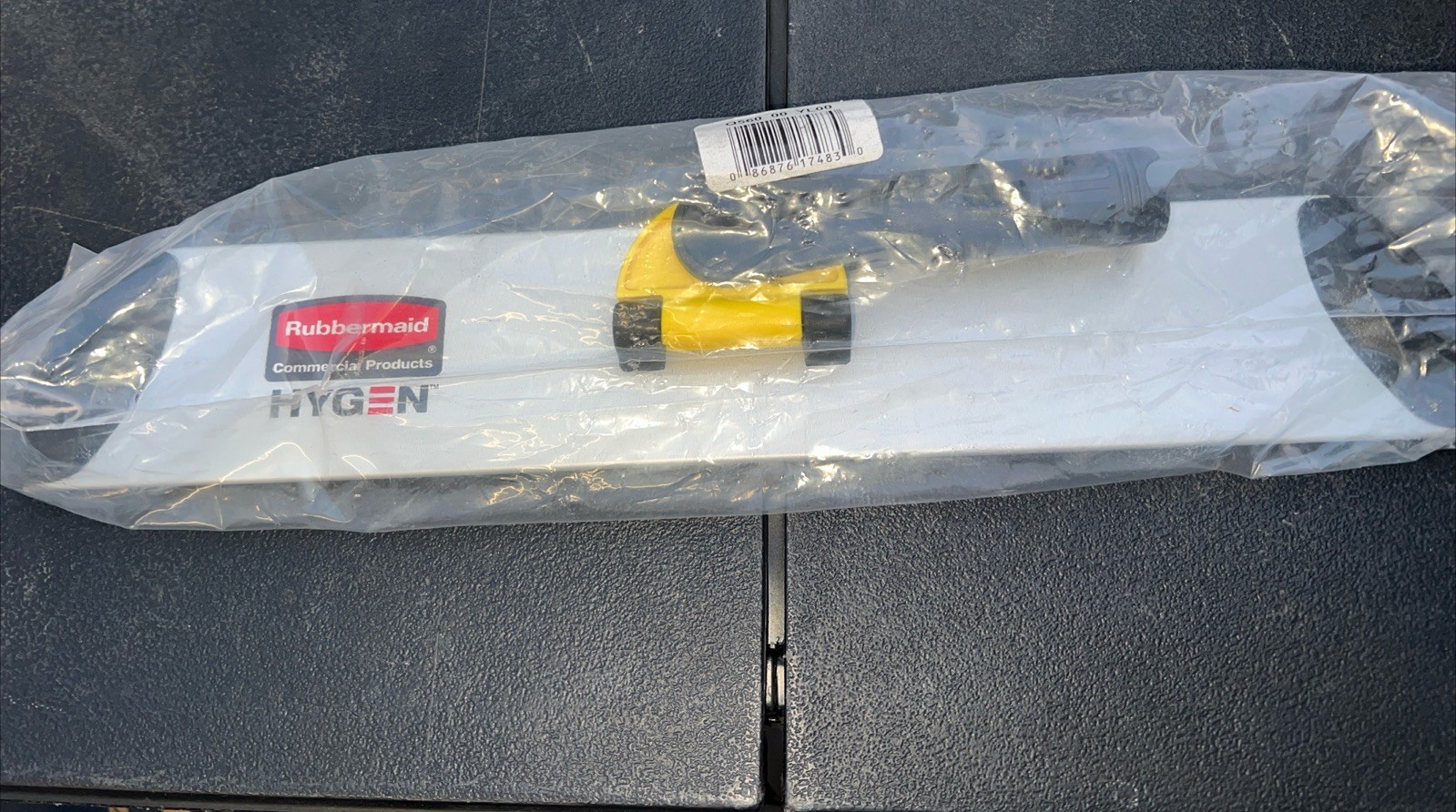 Rubbermaid Commercial HYGEN Q560 HYGEN 17″ Aluminum Wet/Dry Mop Frame – YEL New