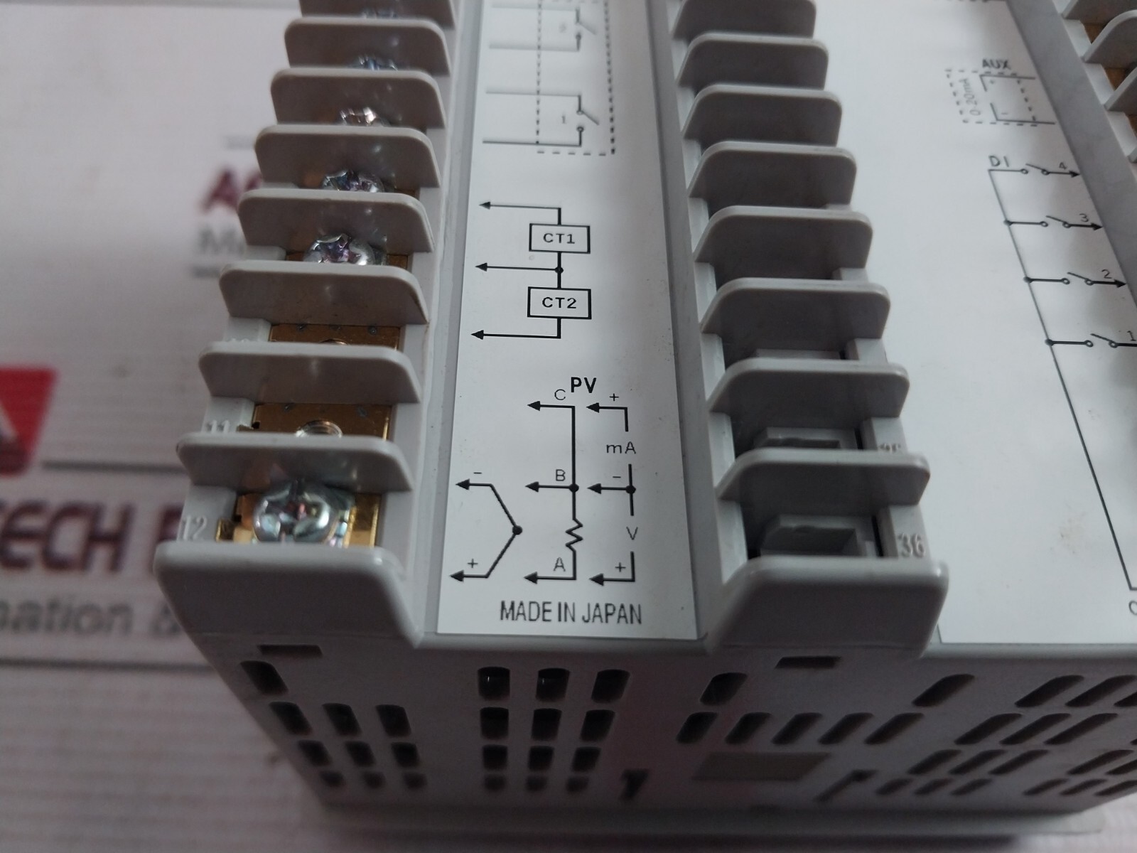 Azbil SDC36 Digital Indicating Controller AC100-240V 50/60Hz