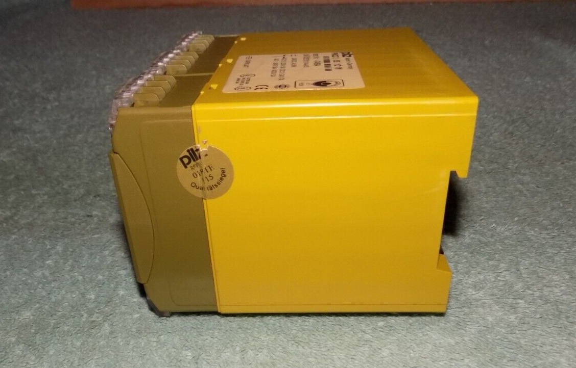 New Pilz PNOZ 3 5S 1O 1W Monitoring Relay Nr. 474894