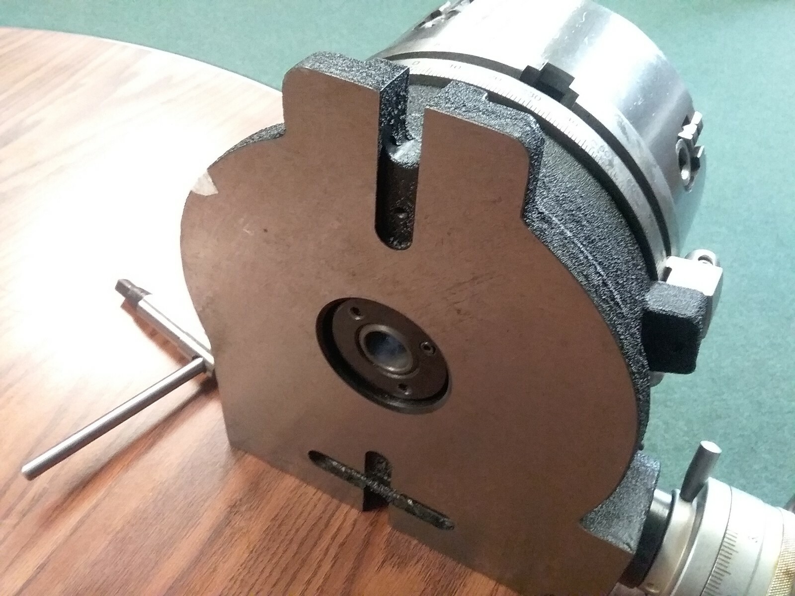 8″ HORIZONTAL & VERTICAL ROTARY TABLE w. 8″-4 jaw independent chuck 4 T-nuts