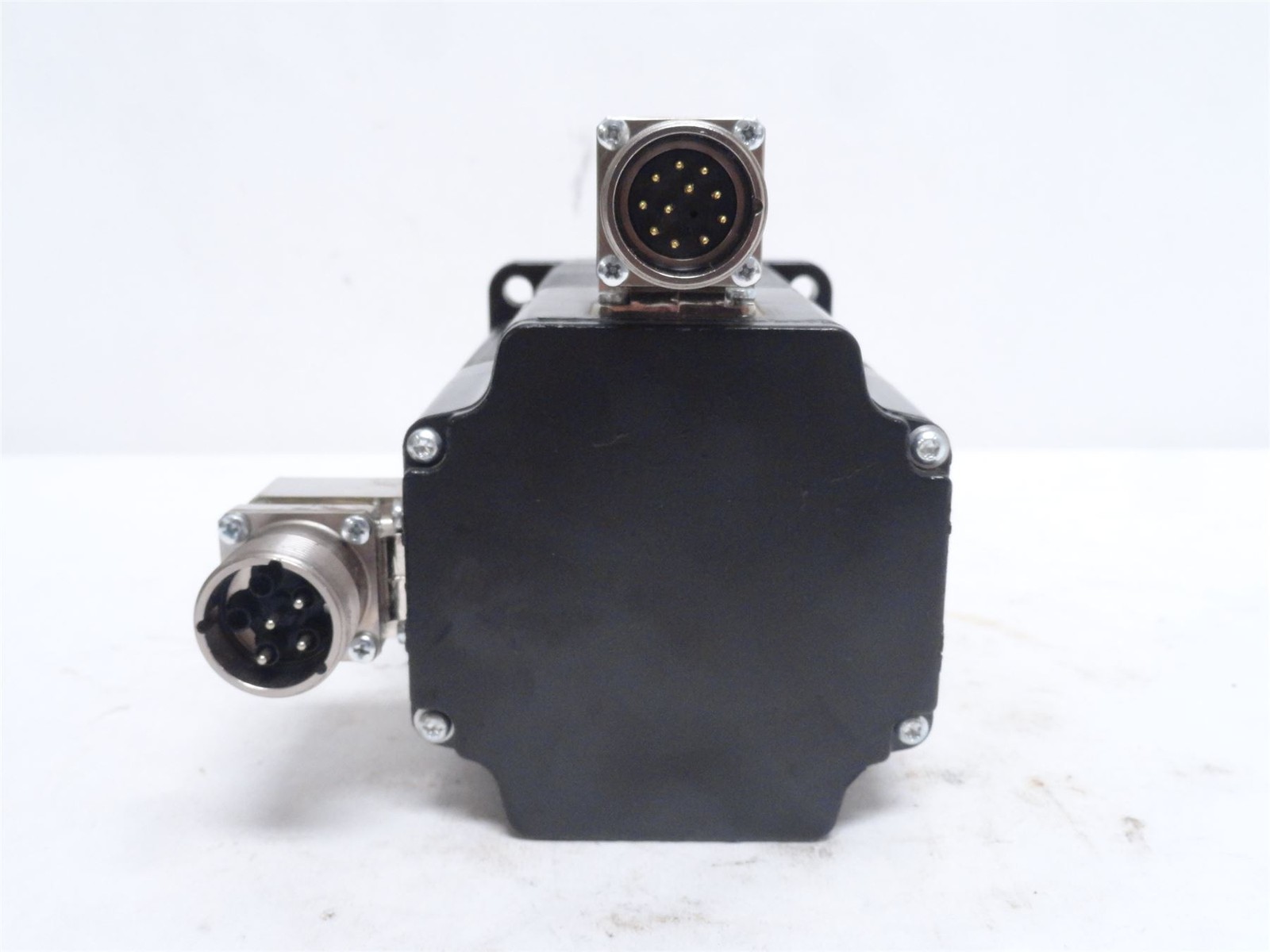 245954 New-No Box; Schneider BRS39AW361ACA Stepper Motor; 3PH; 230VAC; 325VDC