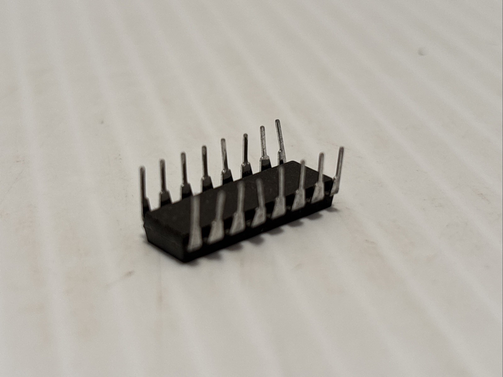 1 Unit Semiconductor 74S112N 16 pins DIP Never Used