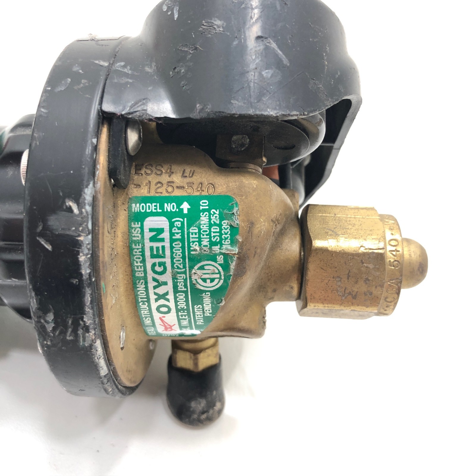 Set Victor Edge ESS4-125-540 Oxygen & ESS4-15-510 Acetylene Flow Regulators