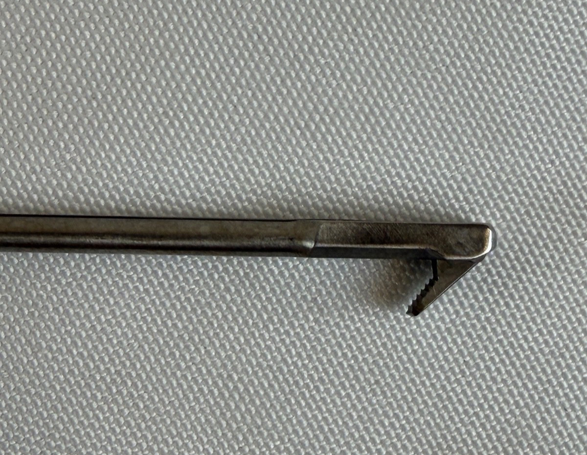 Stryker 300-034-800 Conquest 3.4mm Straight Backbiter Arthroscopic Punch Forcep