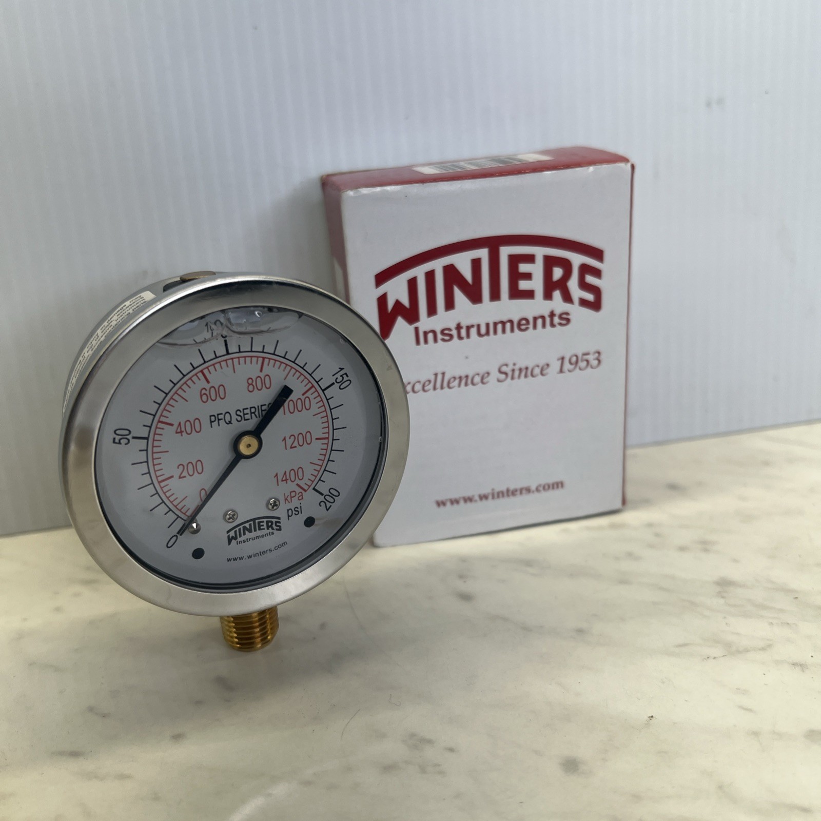 Winters PFQ806 Pressure Gauge 2-1/2in 0-200psi 1/4in Npt
