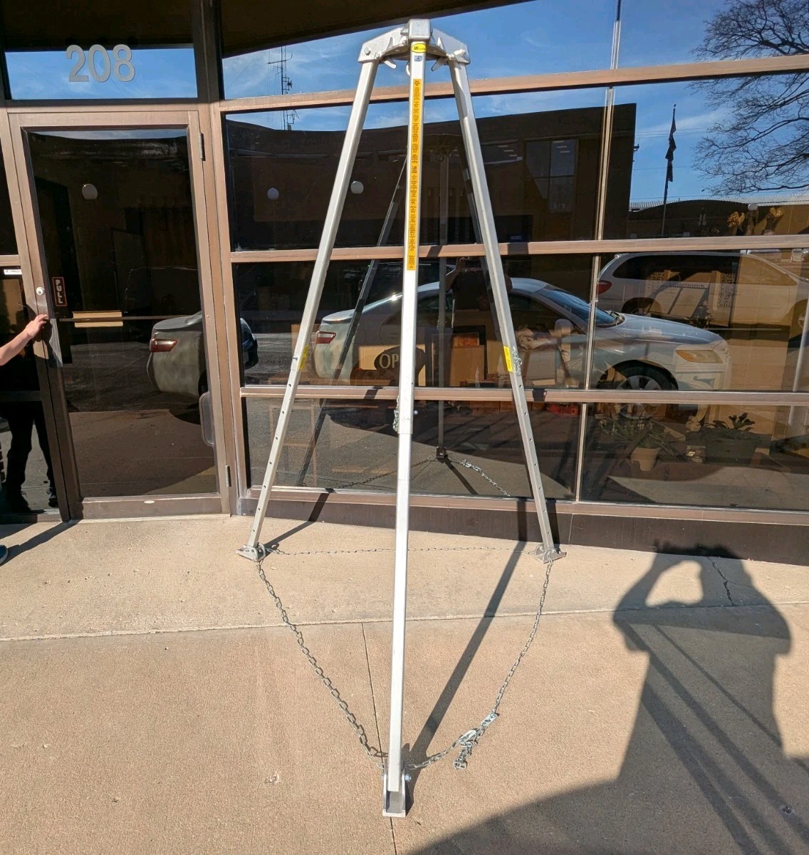 HONEYWELL MILLER 51/7FT Confined Space Tripod 400 lb Capacity Adjustable Height