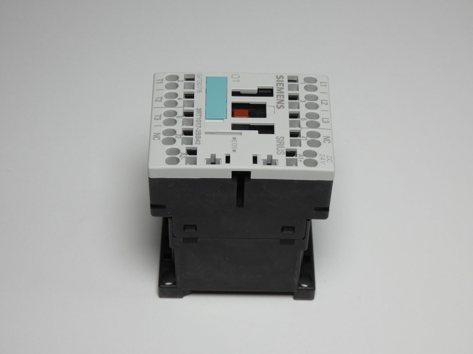 Siemens 3RT1017-2BB42 Contactor AC-3 5.5kW 400V 24VDC – NEW Surplus!