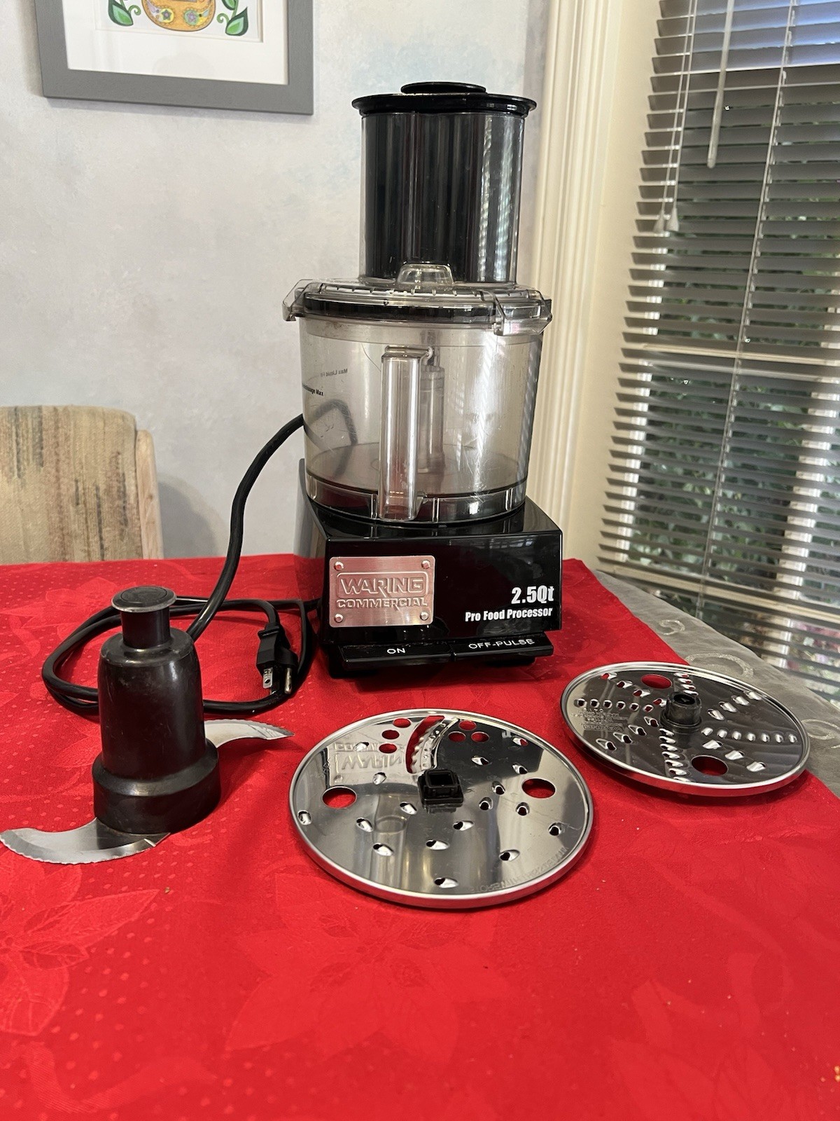 Waring Commercial WFP11S 120V 2.5 Quart Pro Food Processor TESTED W/ Accessories