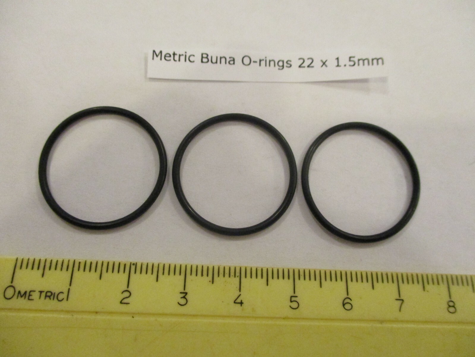 22mm ID x 25mm OD x 1.5mm thick O-ring. Buna-70. Quan 3.