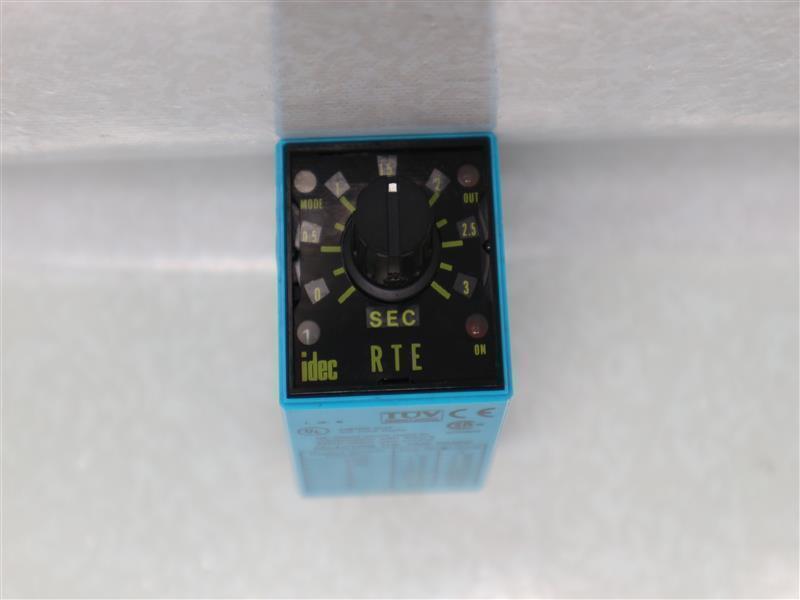 Idec RTE RTE-P11 RTEP11 Electronic Timer 24VAC/DC 120/240VAC 10A(RES.)