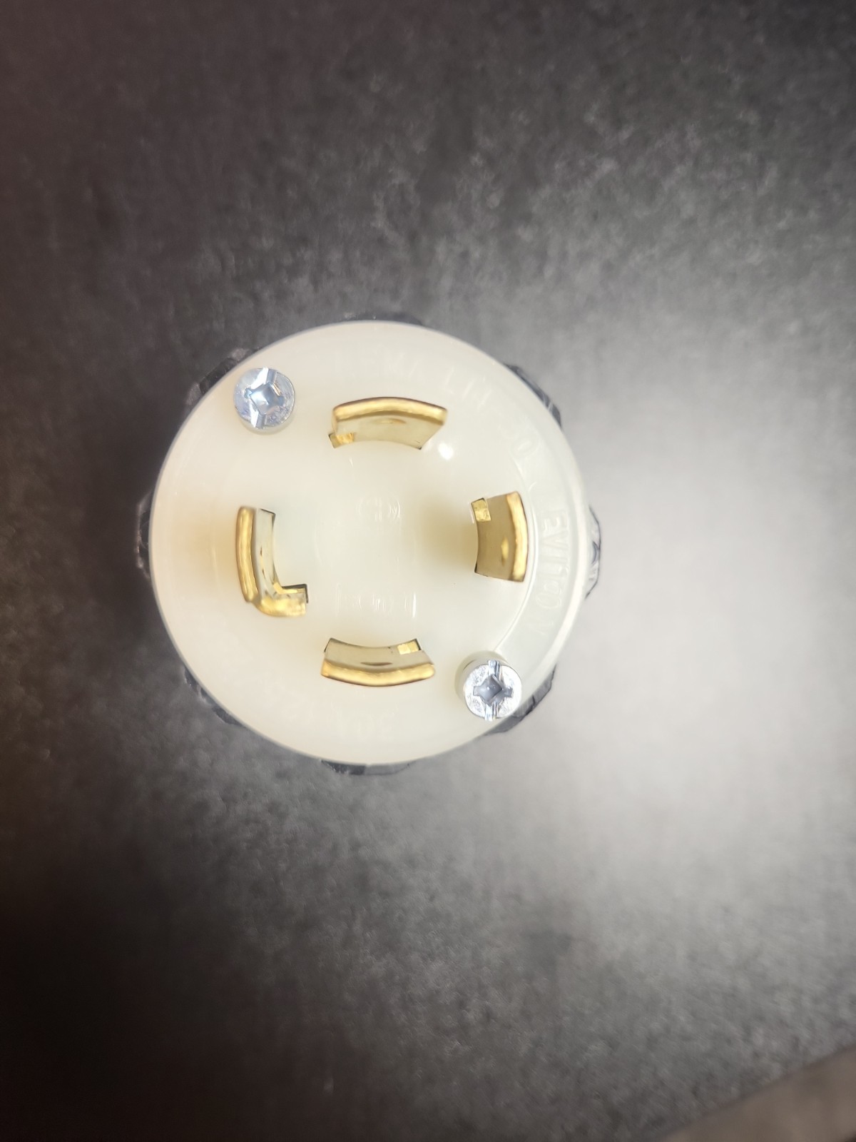 NIB Leviton 3 Pole, 4 Wire Grounding Locking Plug 30A 125/260 L14-30 Cord Cap