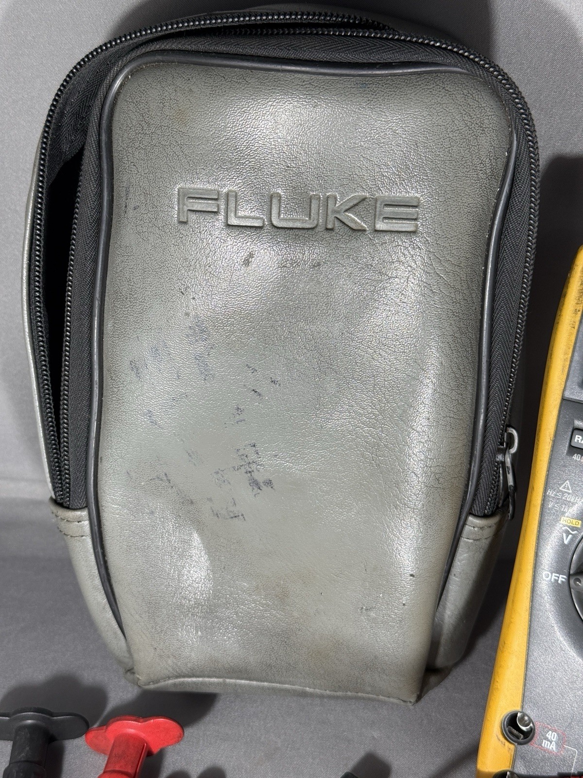 Fluke 26 III True RMS Digital Handheld Multimeter, Test Leads, 1000V, CAT III