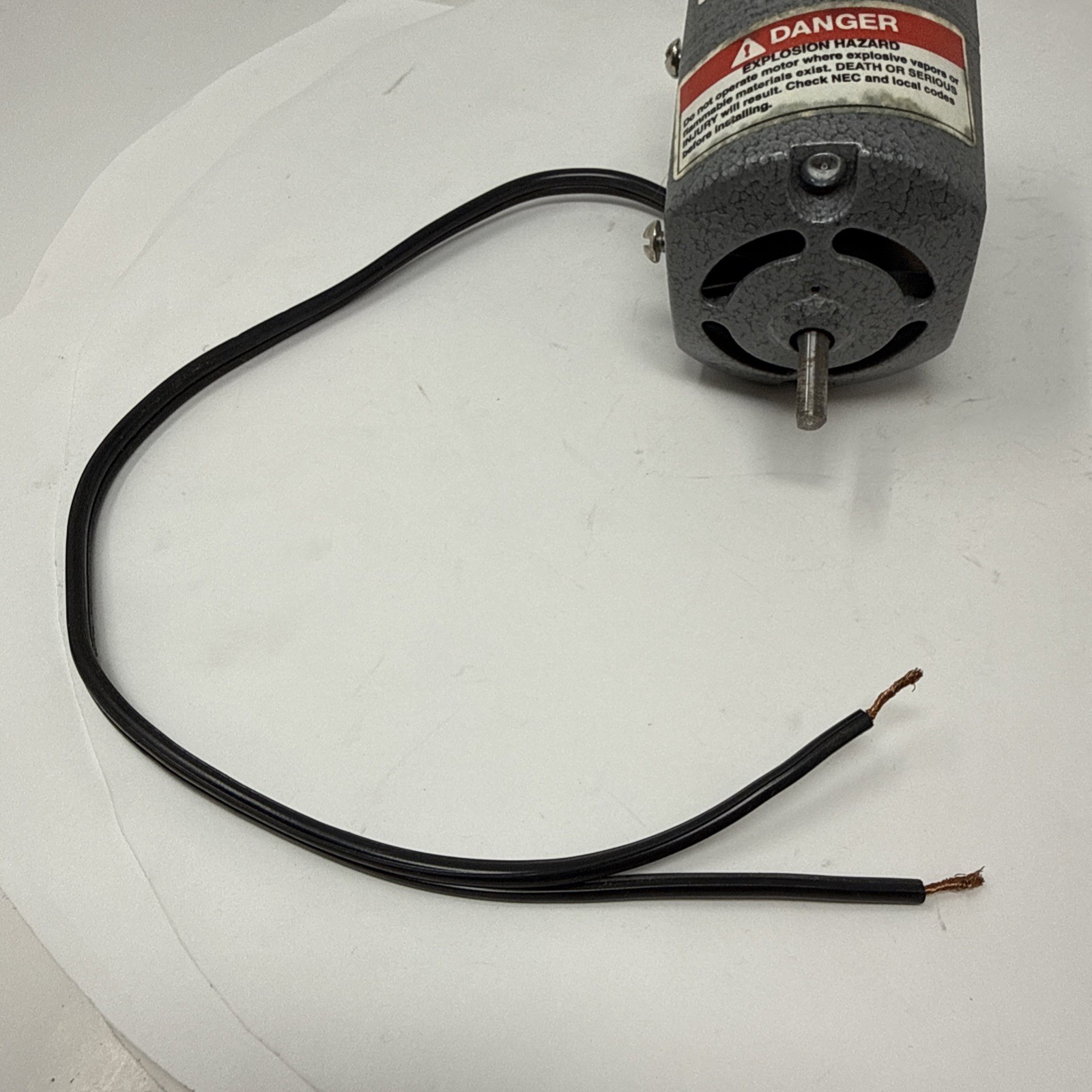 Dayton AC-DC Motor | 1/15 HP | 5000 Rpm | 115V | 60 HZ | Model 2M634A