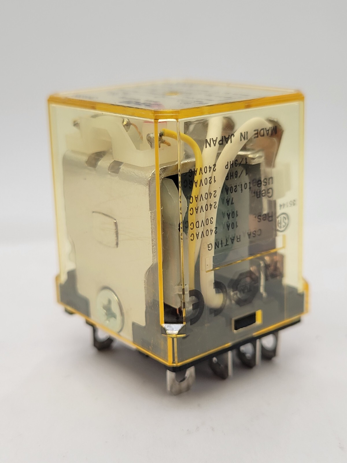 IDEC RH3B-UL Relay Plug-in Mount 3PDT 10A 240V Coil 24VDC 11-Pin Blade Terminal