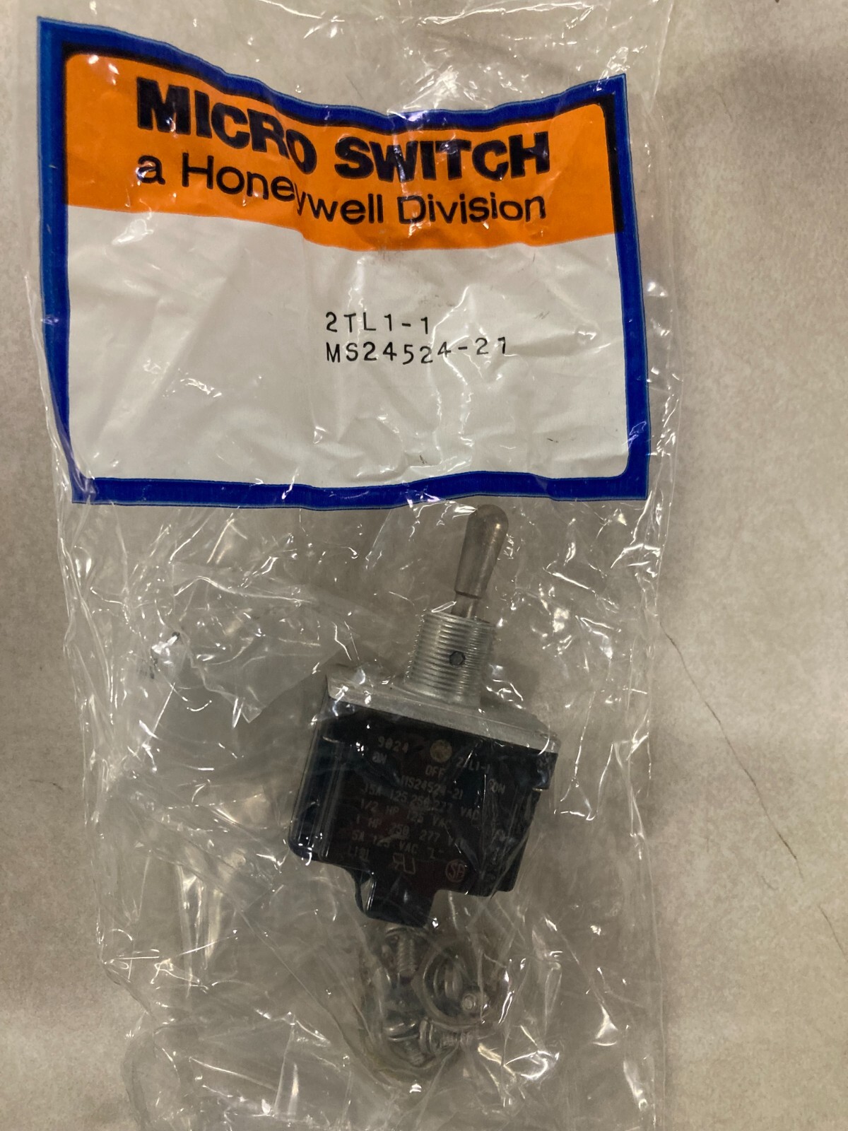 2TL1-1, Honeywell MicroSwitch, DPDT, 15A/125V, 1/2HP, On-Off-On