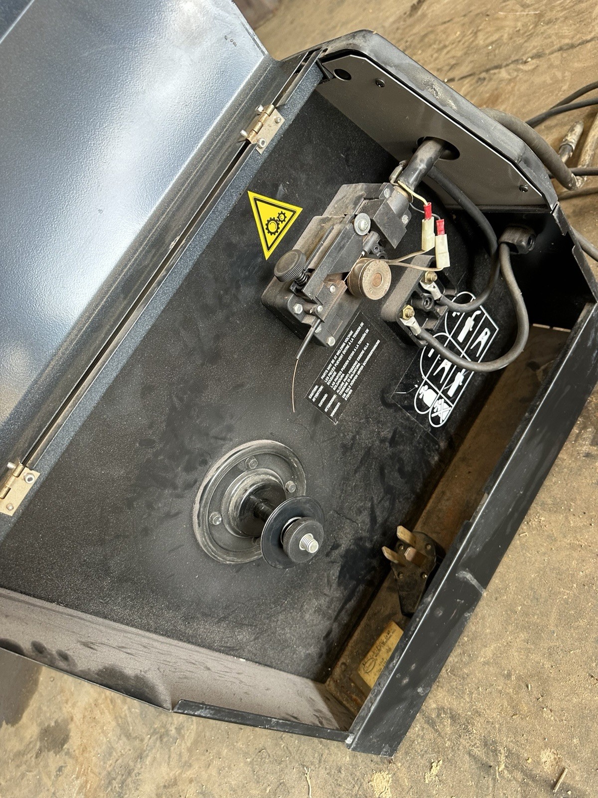 Blue-Point MB135 120V MIG Welder Semi-Automatic Feed Thermal Overload Protection