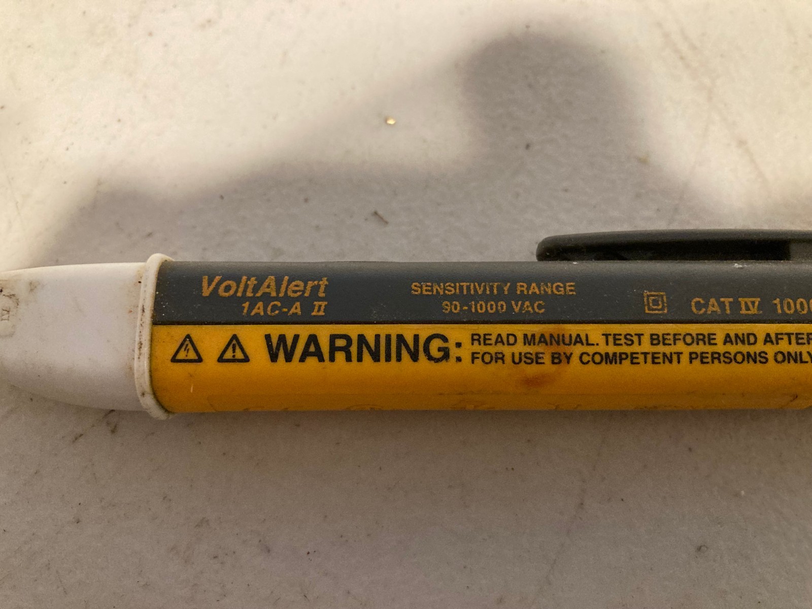 Fluke 1 AC-C2 II VoltAlert Non-contact 90~1000V AC Voltage Detector Tester