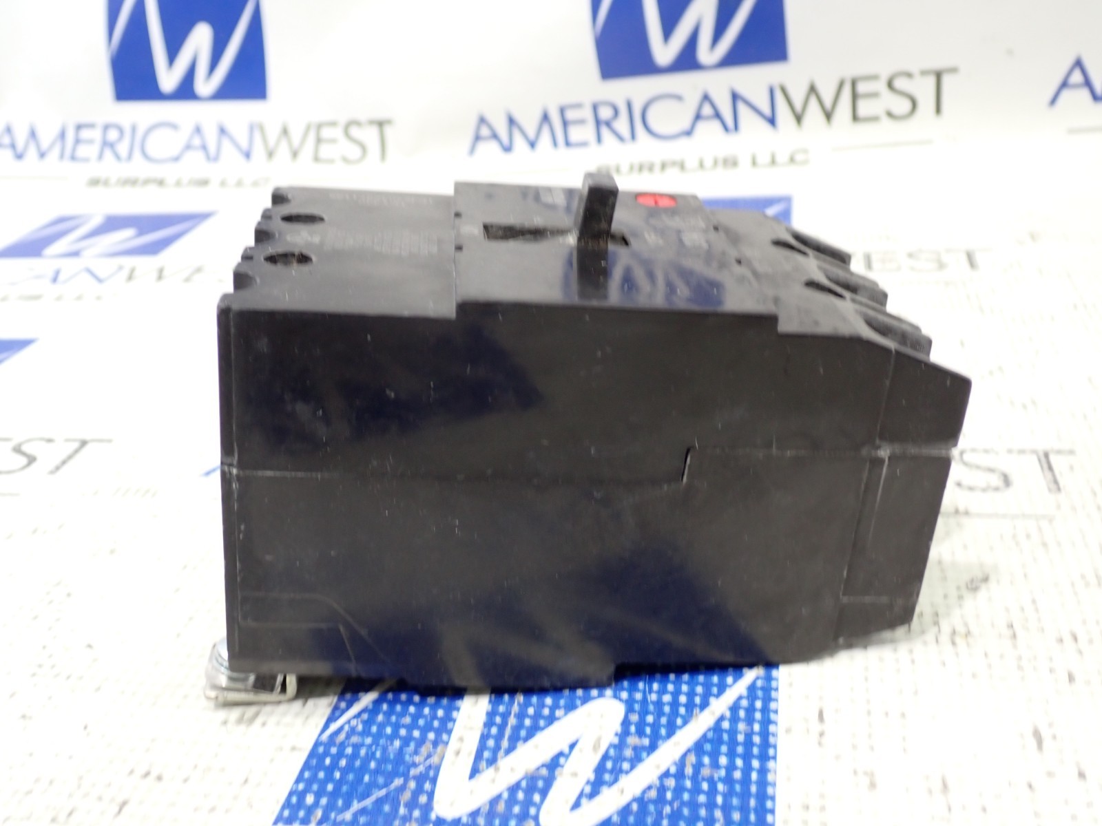 ABB TEY330 3 Pole 30 Amp 480Y/277 Volt Bolt On Type TEY Circuit Breaker – Tested
