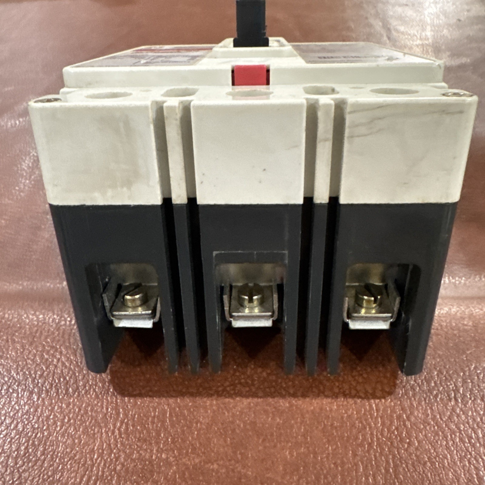 Eaton Cutler Hammer EHD3015L 3P 15A Circuit Breaker 3 Pole 15 Amp 480V EHD 14k
