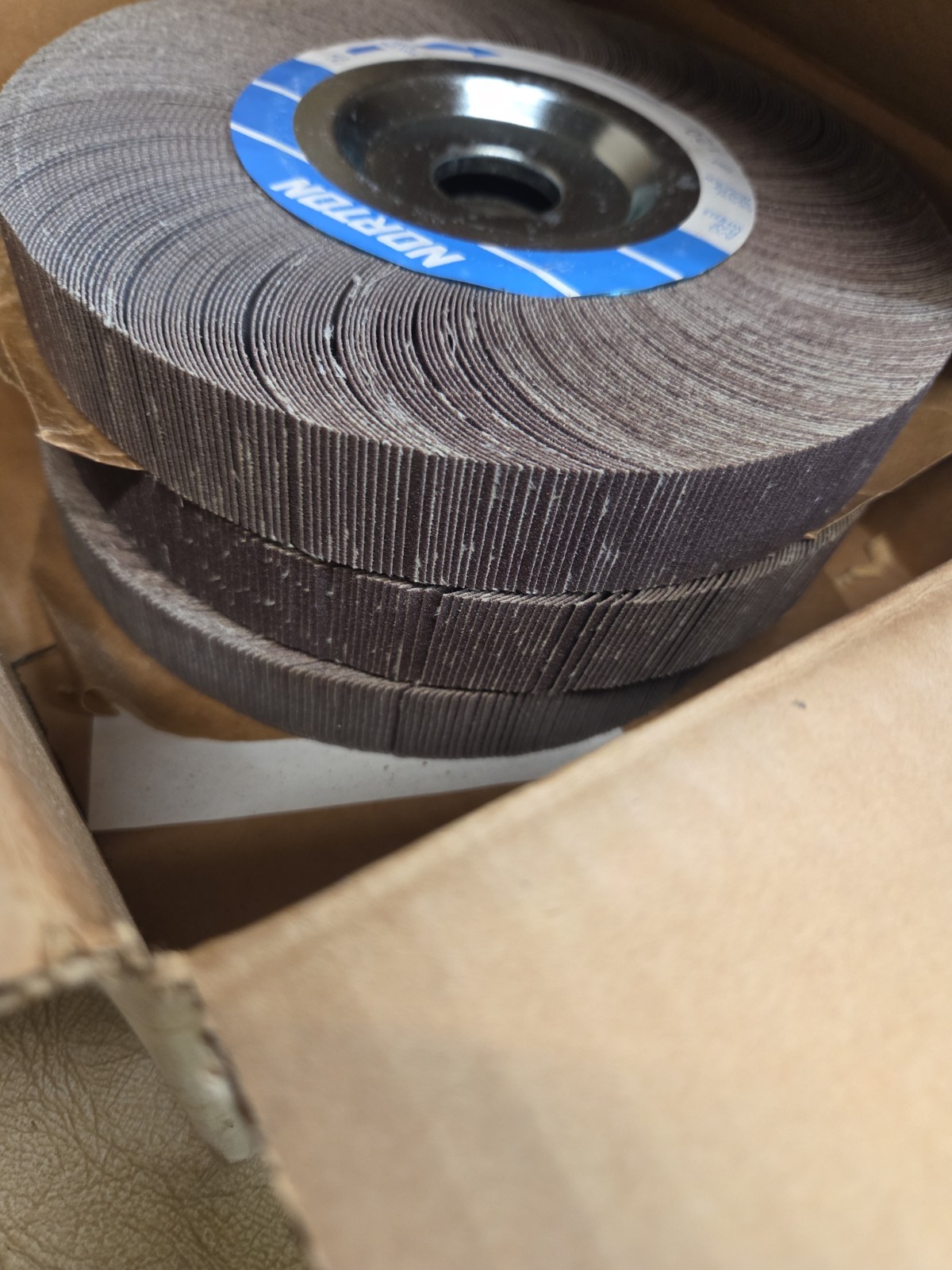 New Norton Metalite Flap Wheels 8x1x1 120-X Grit (Pack of 3)
