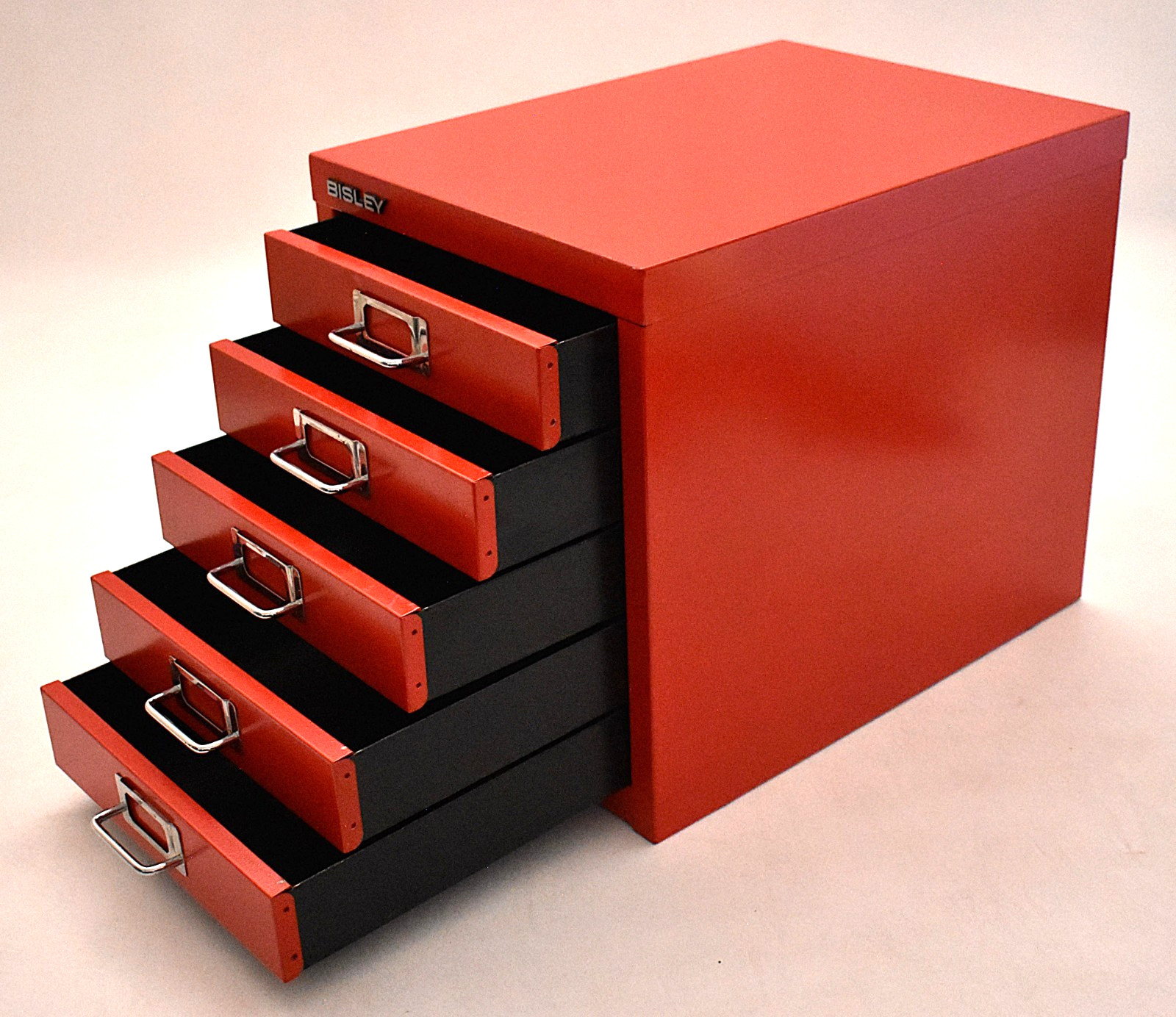 Bisley 5 Drawer Cabinet Inserts Red Metal Exc Cond 15” deep x 13” ht x 11” wide