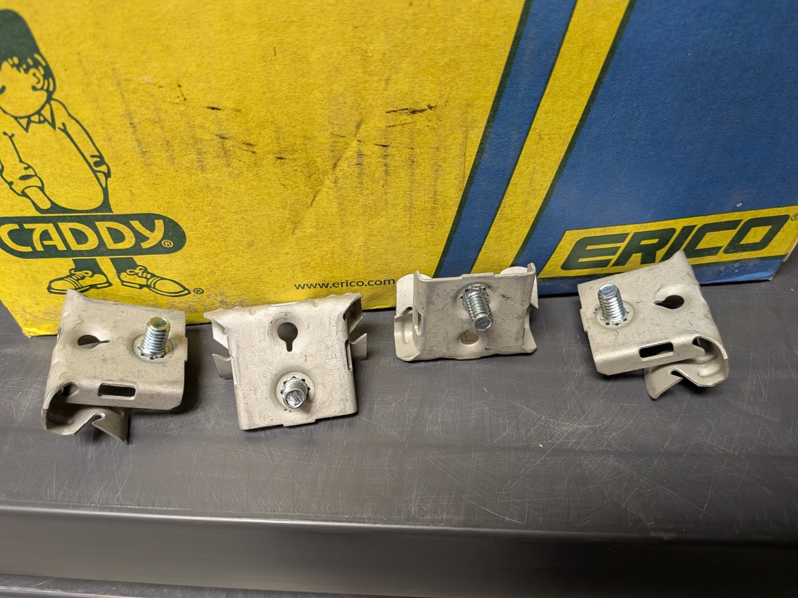 Nvent Caddy M24s Flange Clip, Boxes And Fixtures Use, Spring Steel, Zinc