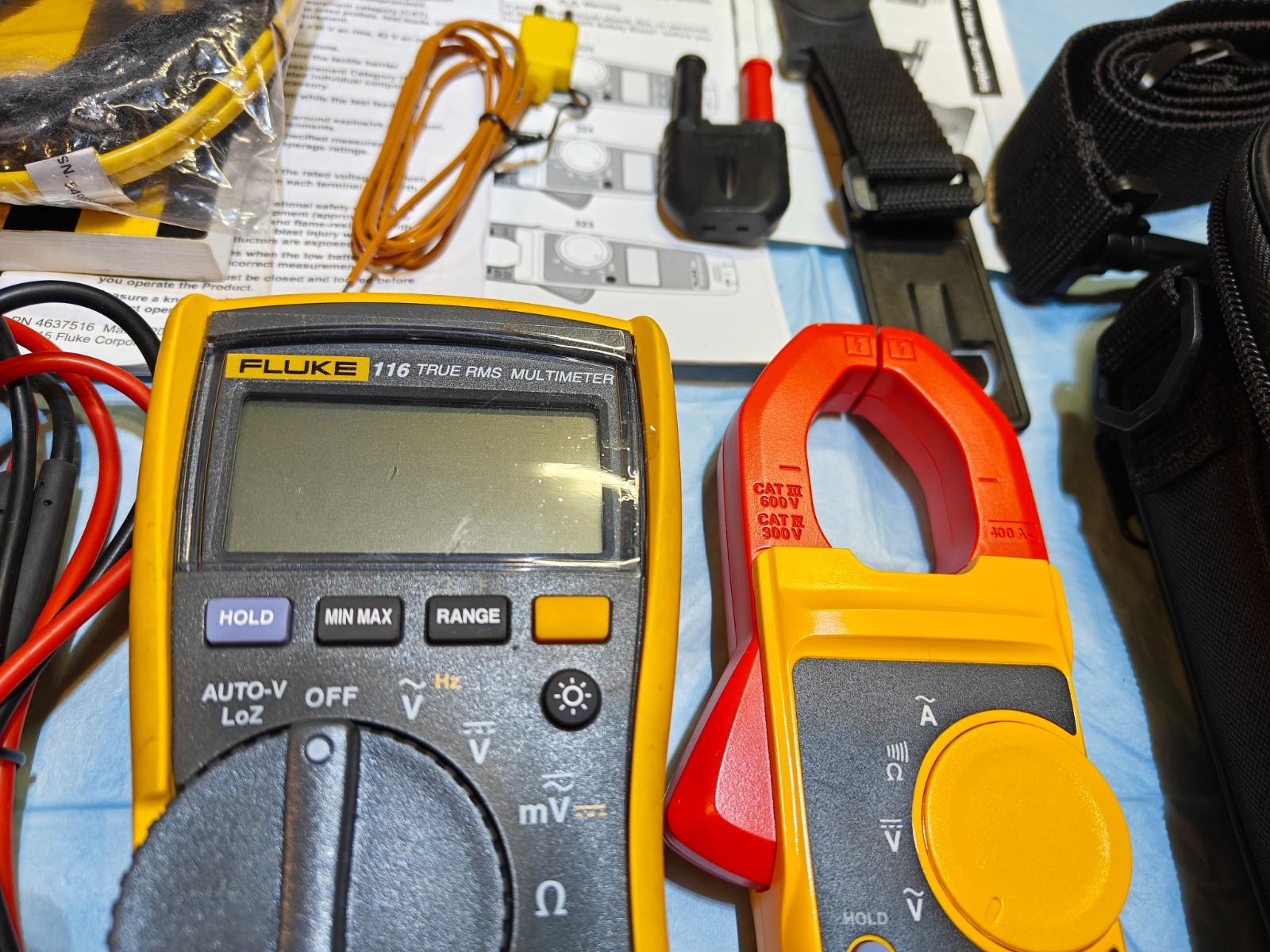 Fluke 116/323 HVAC Combo Kit True RMS Digital Multimeter and Clamp Meter