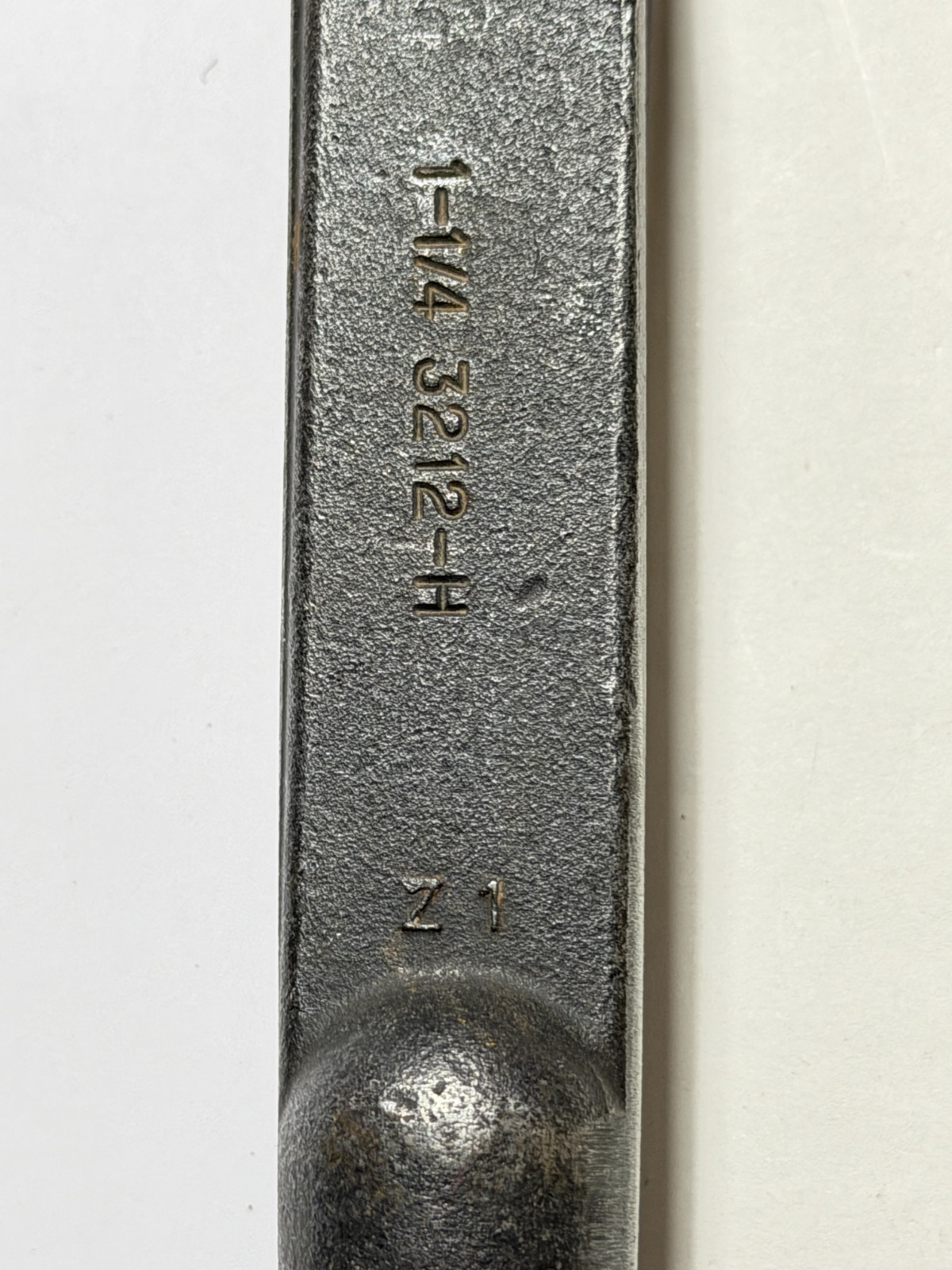 Klein Tool USA 3/4 inch Spud Wrench 1-1/4 3212-H Z1 16 1/2 Inches Long