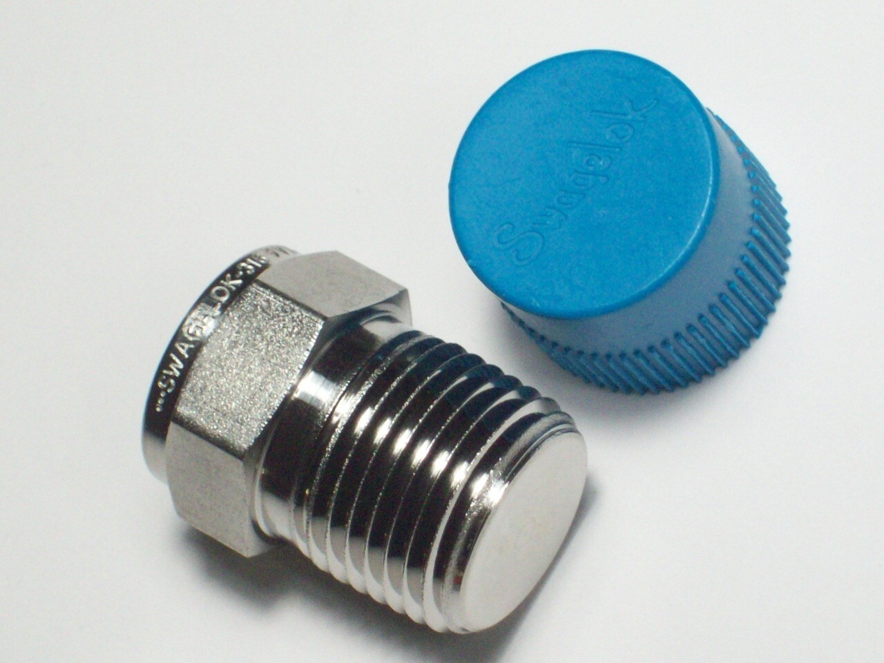 1 – Swagelok Stainless Steel Pipe Plug, 1/2″ Male NPT, SS-8-P