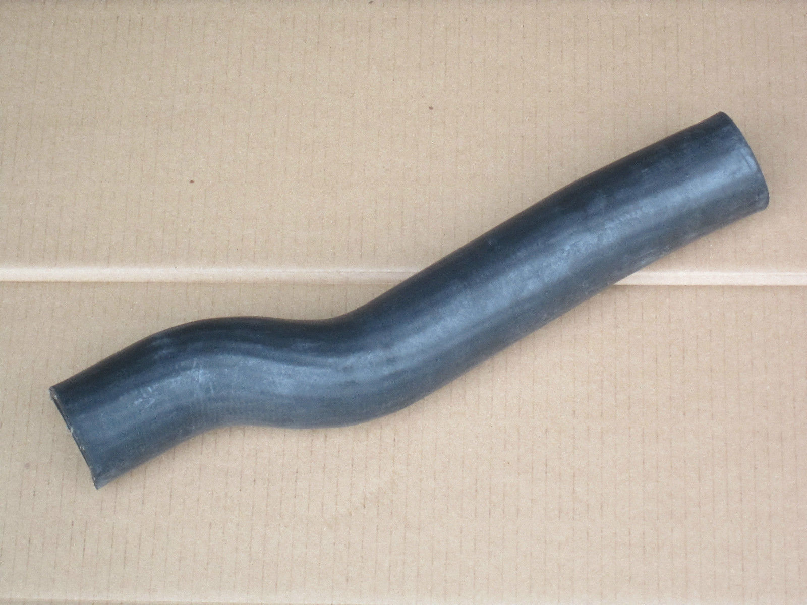 LOWER RADIATOR HOSE FOR IH INTERNATIONAL 154 CUB LO-BOY 184 185