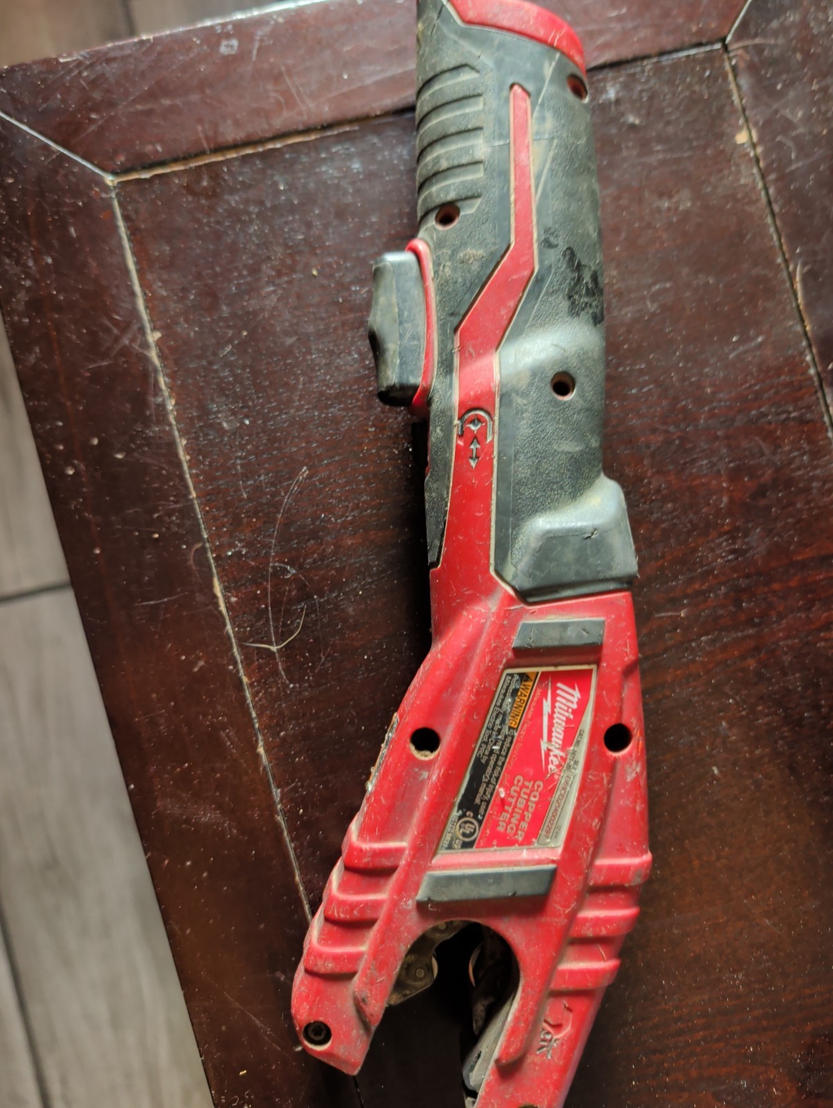 Milwaukee 2471-20 M12 Cordless Copper Tubing Cutter – Red