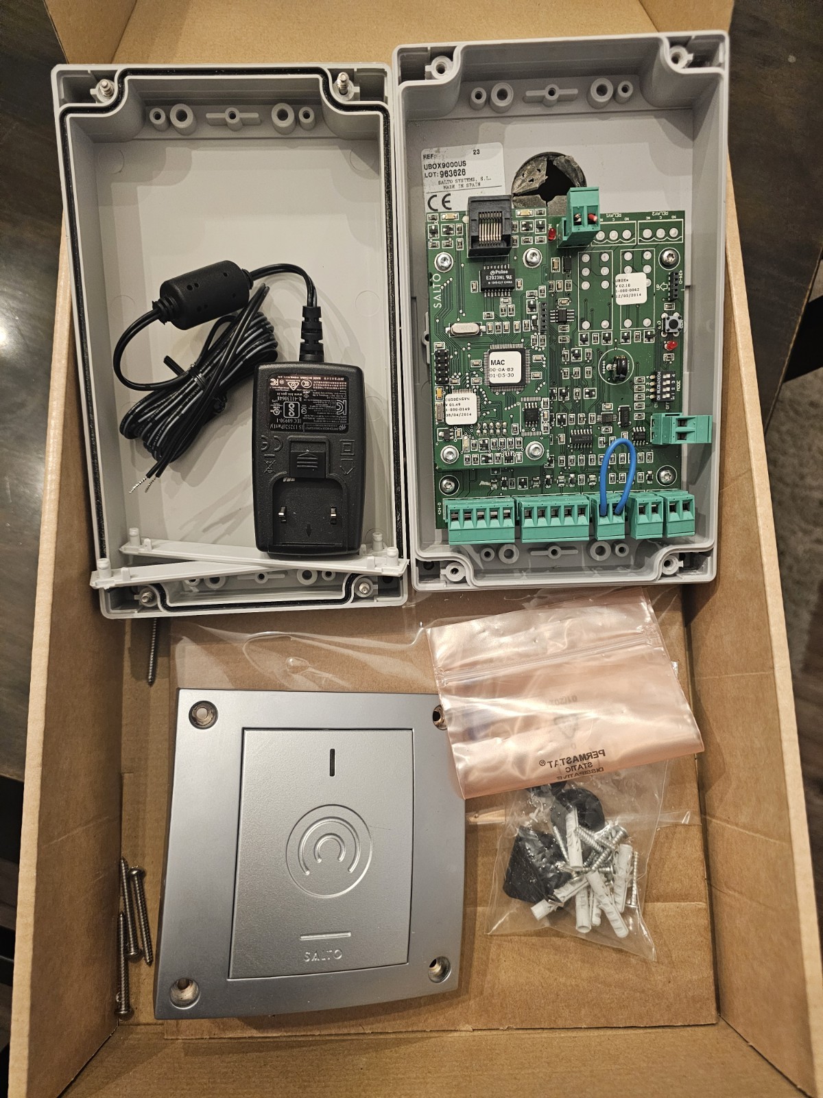 Salto UBOX9000US / CU50ENSVN “Hot-Spot” with WRM9000 reader