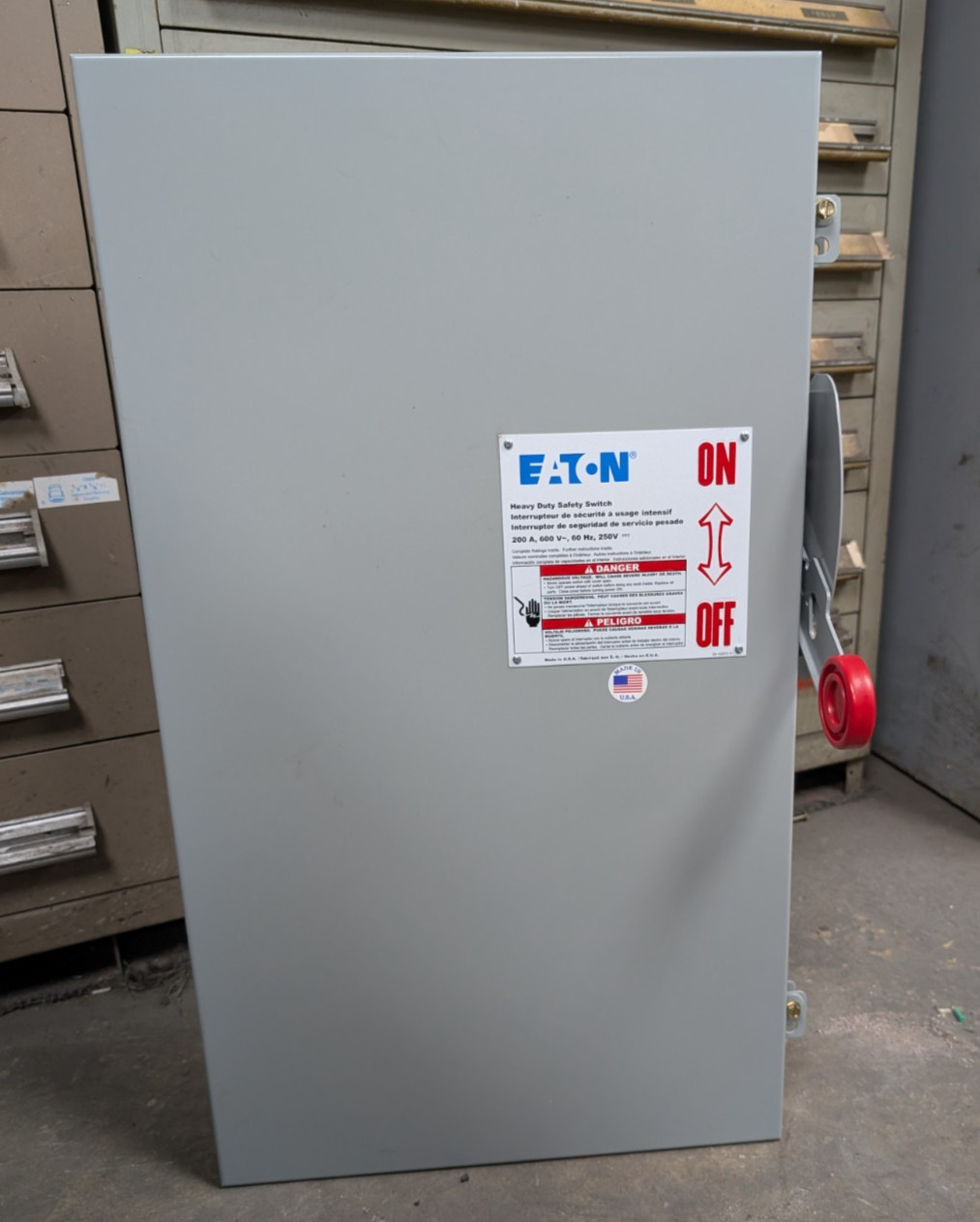 🤪 EATON 200 AMP NON FUSED SAFETY SWITCH 600 VAC 3Ø 150 HP DH364UGK