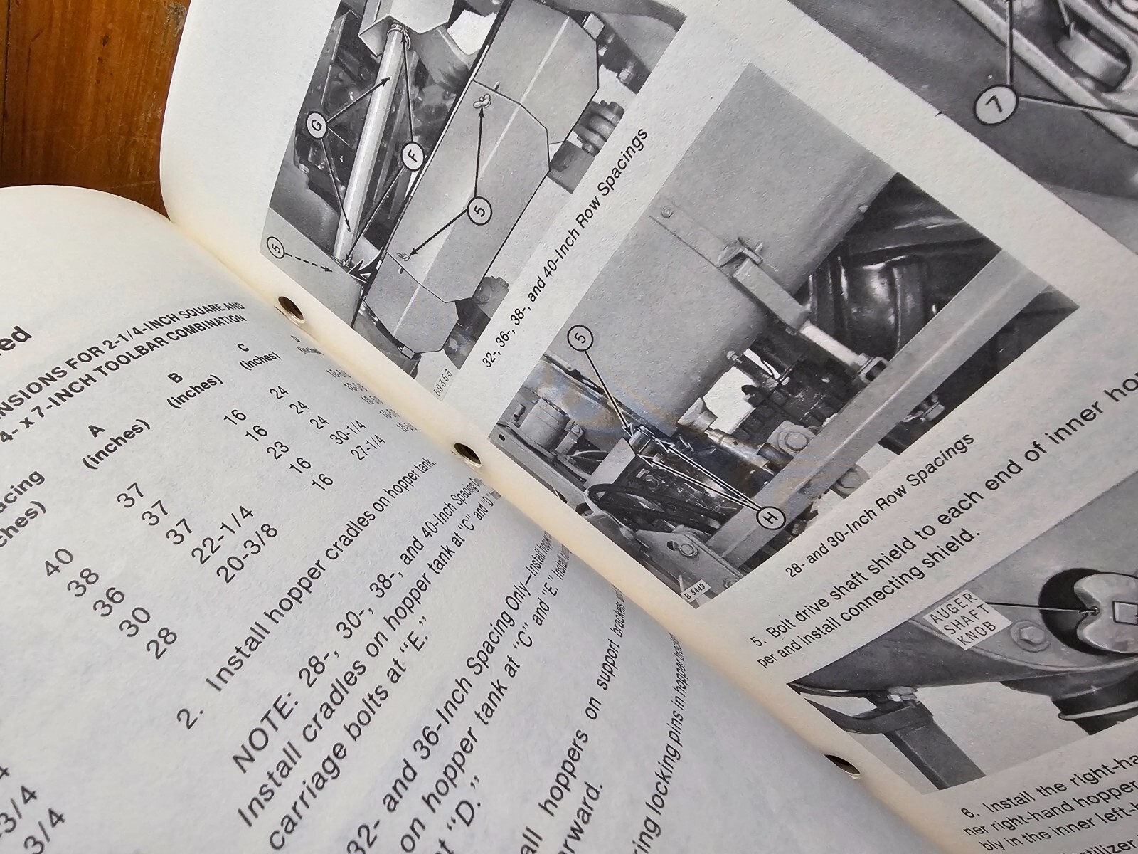 John Deere 451 651 Toolbar Fertilizer Unit Owner Operator’s Manual OM-B25495 C1