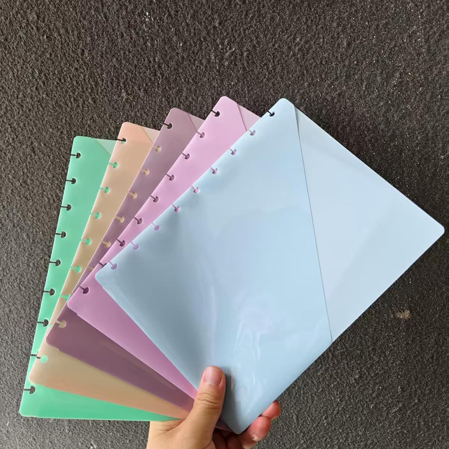 Discbound Classic Notebook with Pockets & 5 Plastic Index Dividers, 7×9.25