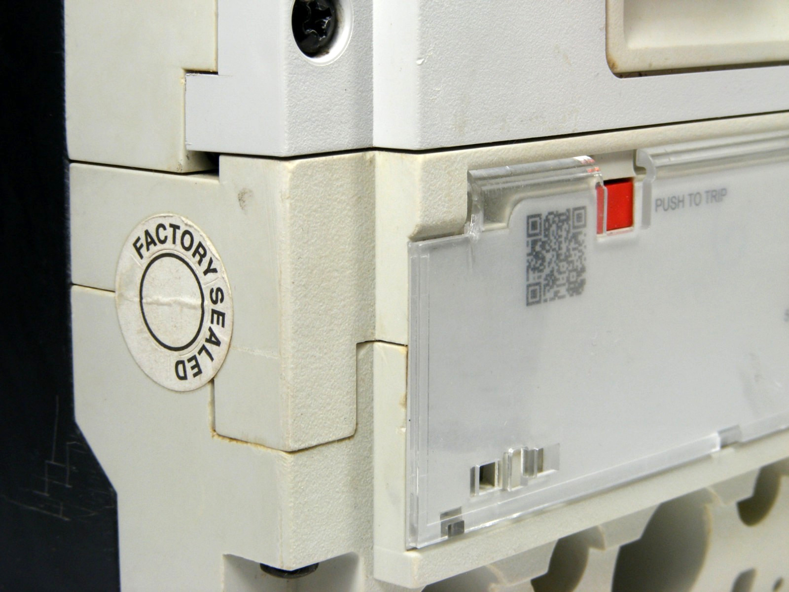 USED Eaton PDG33G0600FNNN Circuit Breaker with 600A Trip Unit, 3P 600V 35kA@480V