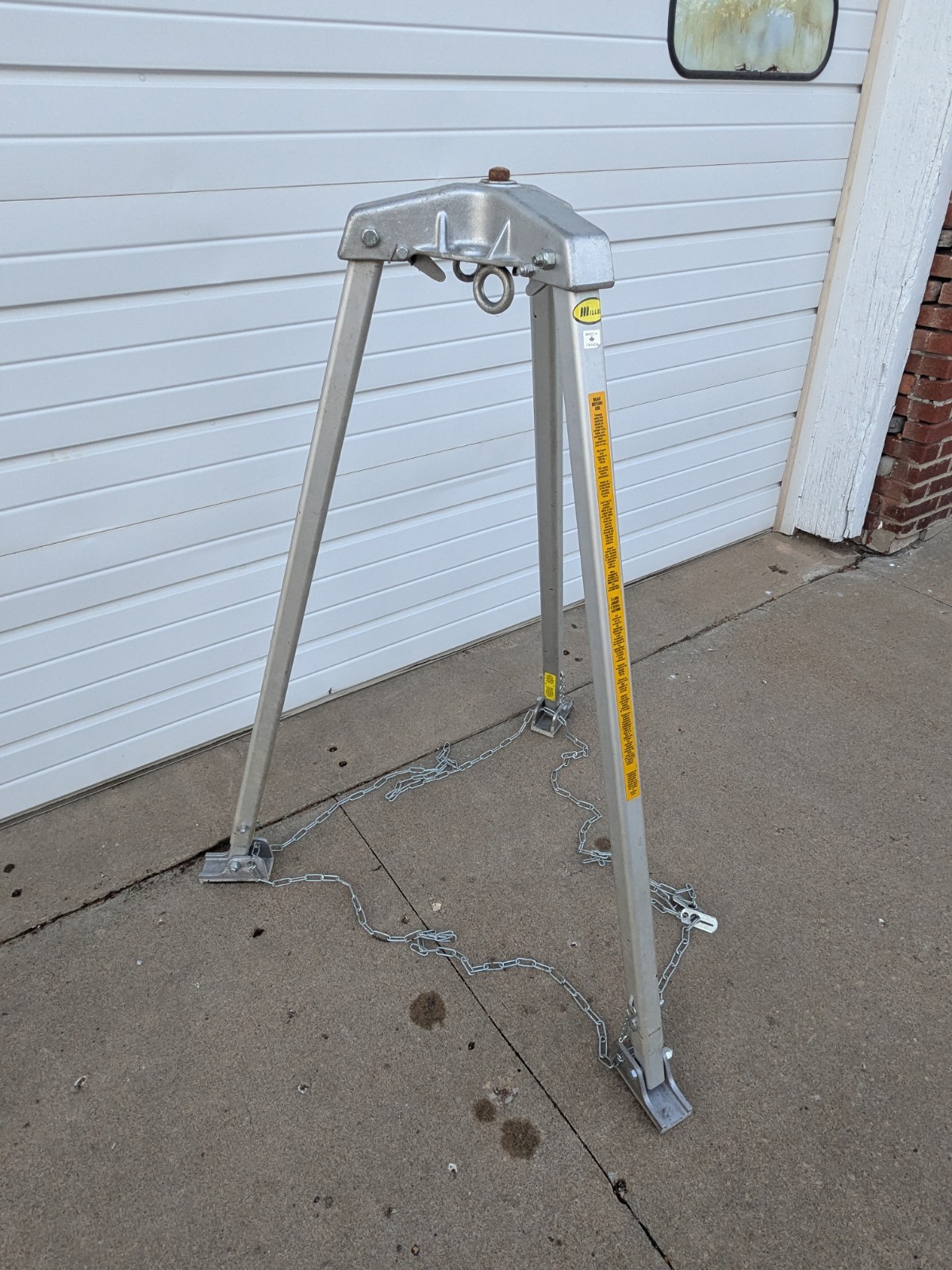 HONEYWELL MILLER 51/7FT Confined Space Tripod 400 lb Capacity Adjustable Height