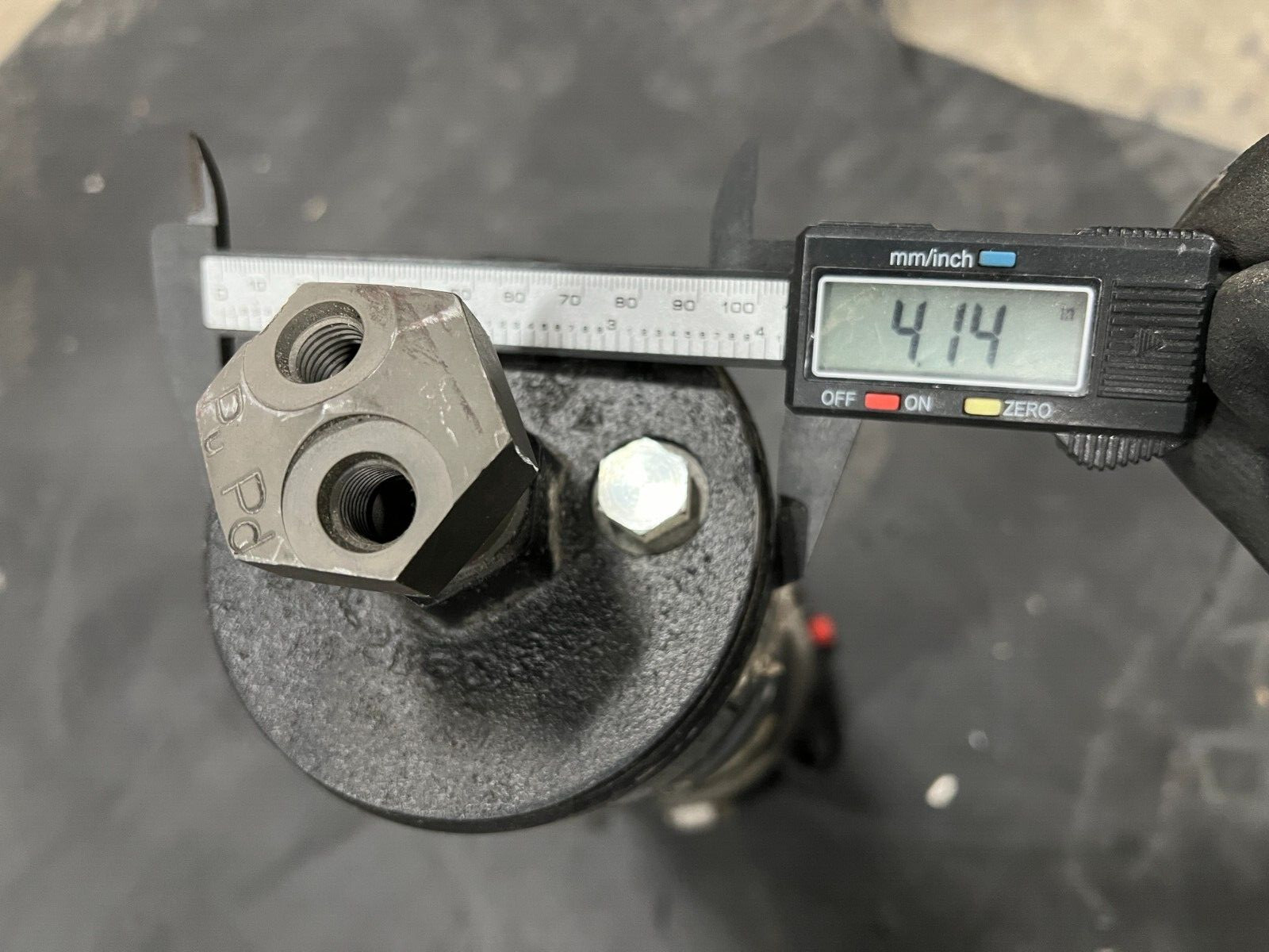 Pall Industries Hydraulic Filter Valve End to End 14.75 in, Outside Dia. 4.14 in
