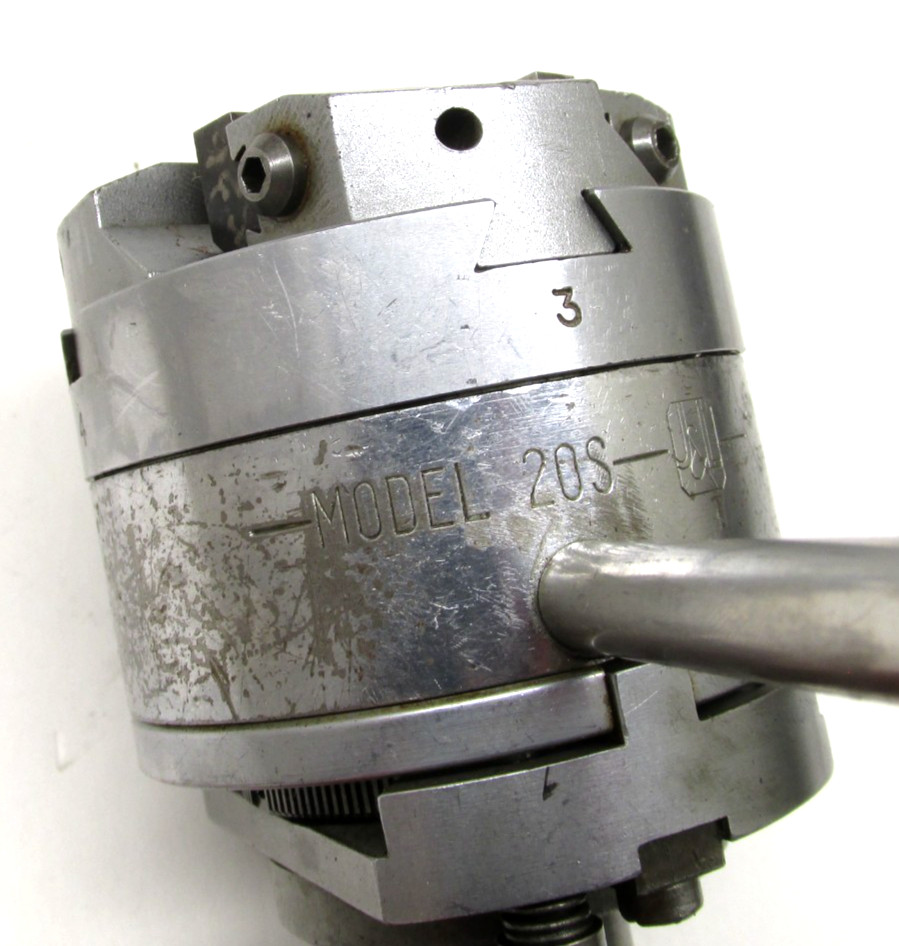 JONES & LAMSON 9/16″ THREADING DIE HEAD w/ 1″ SHANK – #20S