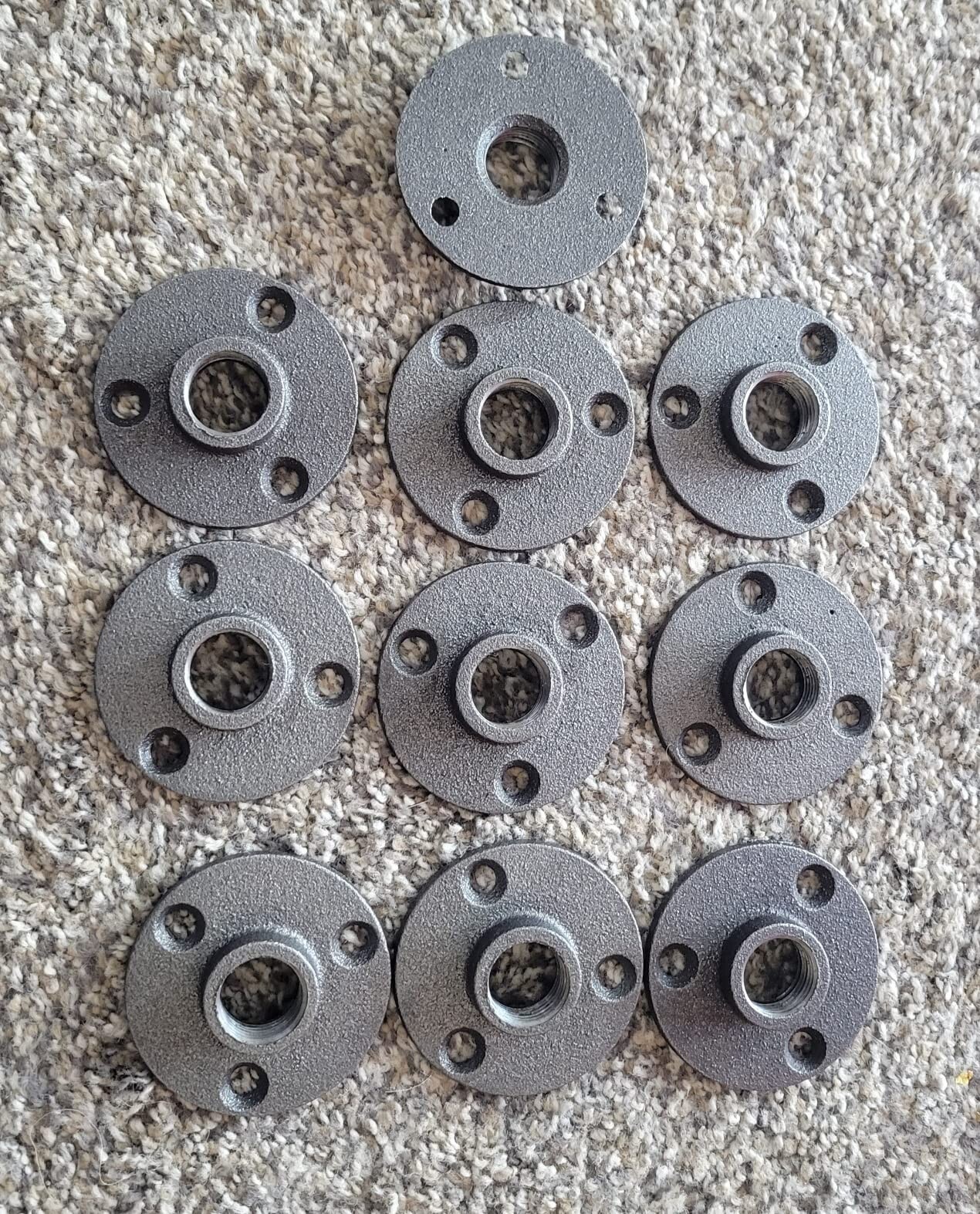 10 Pack 1/2 inches Malleable Cast Iron Pipe Flange, Industrial Pipe Flanges NEW