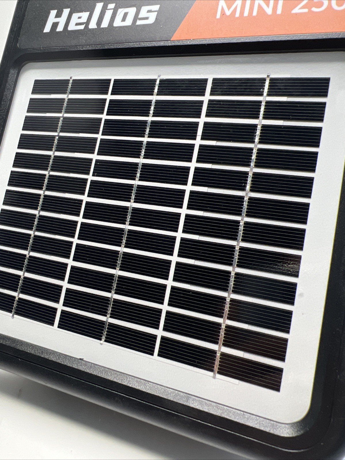 MINI250 Solar Fence Charger, 0.18J, Day/Night Mode, Portable Electric Energizer