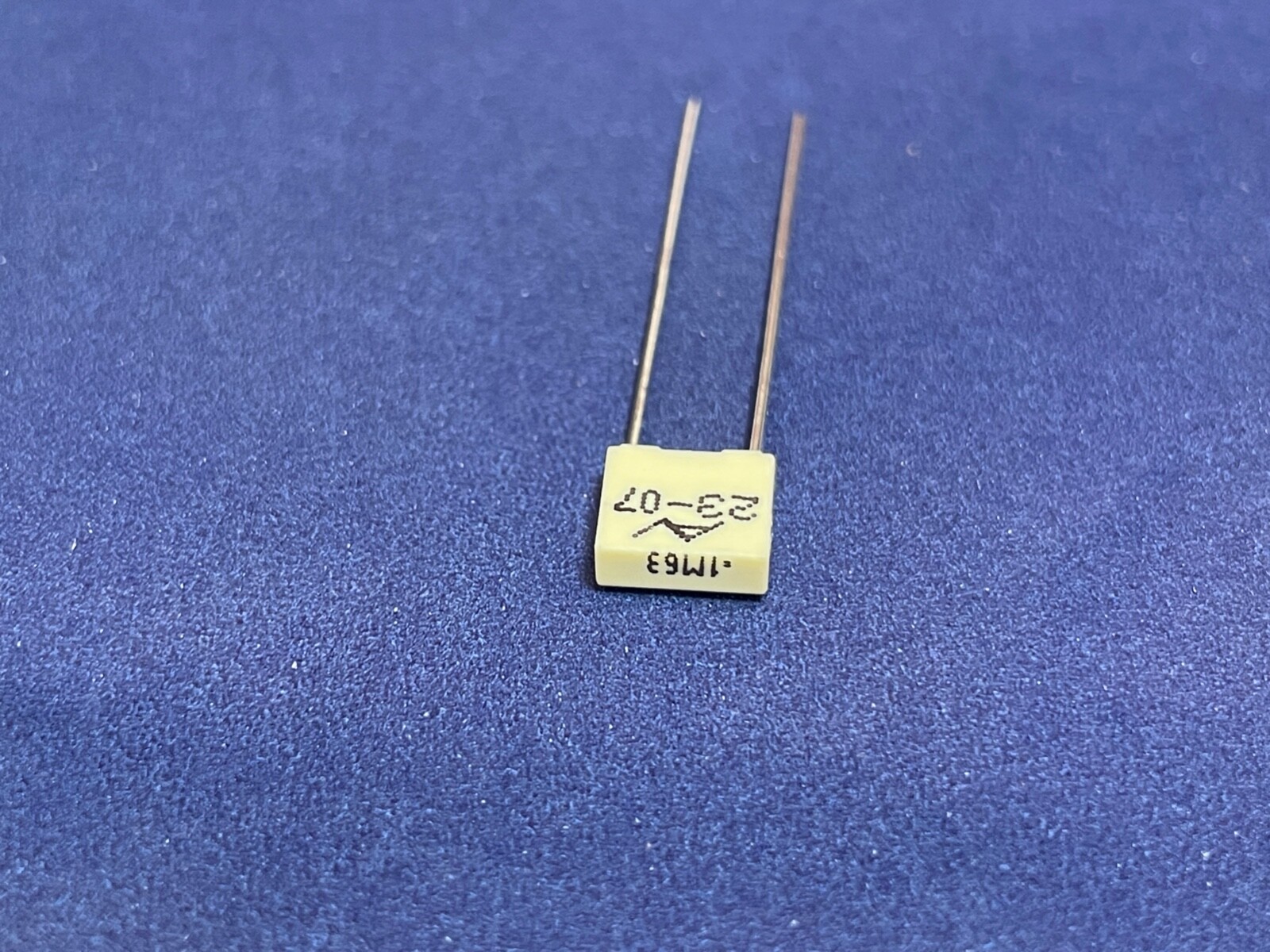 QTY 2800 Kemet Capacitor 63V – .100 uF / 20% tolerance / RM2DC3100JX50M