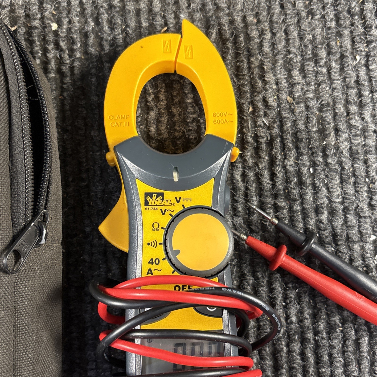 Ideal 61-744 Clamp-Pro 600 AAC Clamp Meter True RMS Excellent Condition