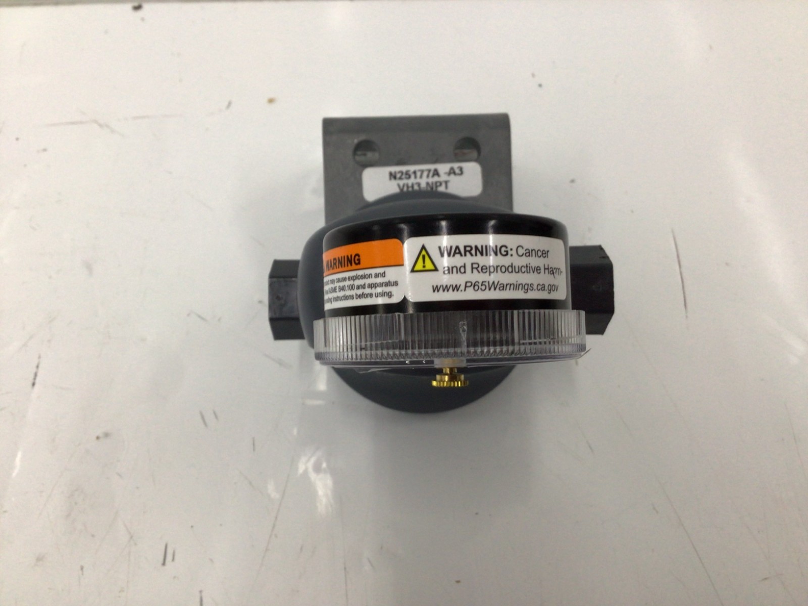 3M Filter Head: 3/8 in, 3M VH3 Series. Mfr. Model 6213001
